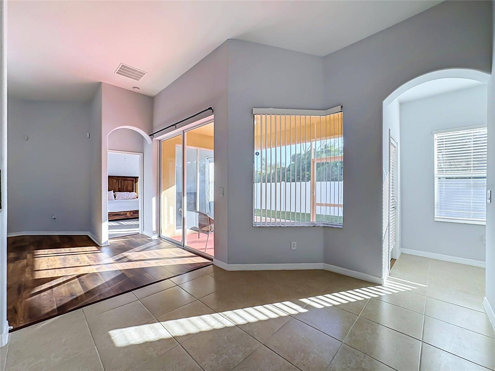 13303 GRAHAM YARDEN DRIVE, Riverview, FL 33579 eat in kitchen