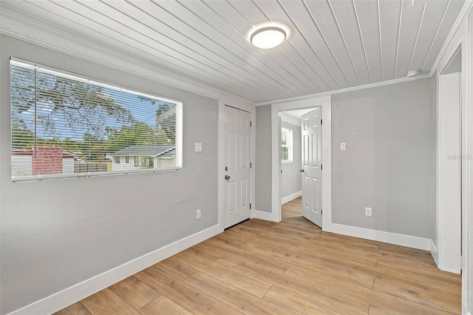1225 E OSBORNE AVENUE, Tampa, FL 33603 Front Room