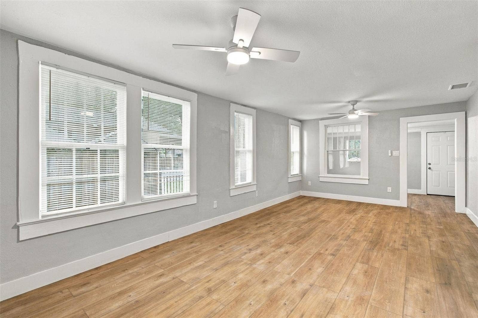 1225 E OSBORNE AVENUE, Tampa, FL 33603 Living Room