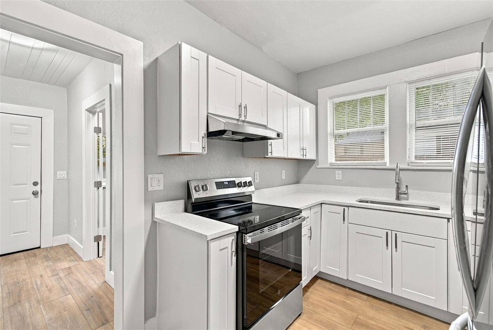 1225 E OSBORNE AVENUE, Tampa, FL 33603 New Appliances