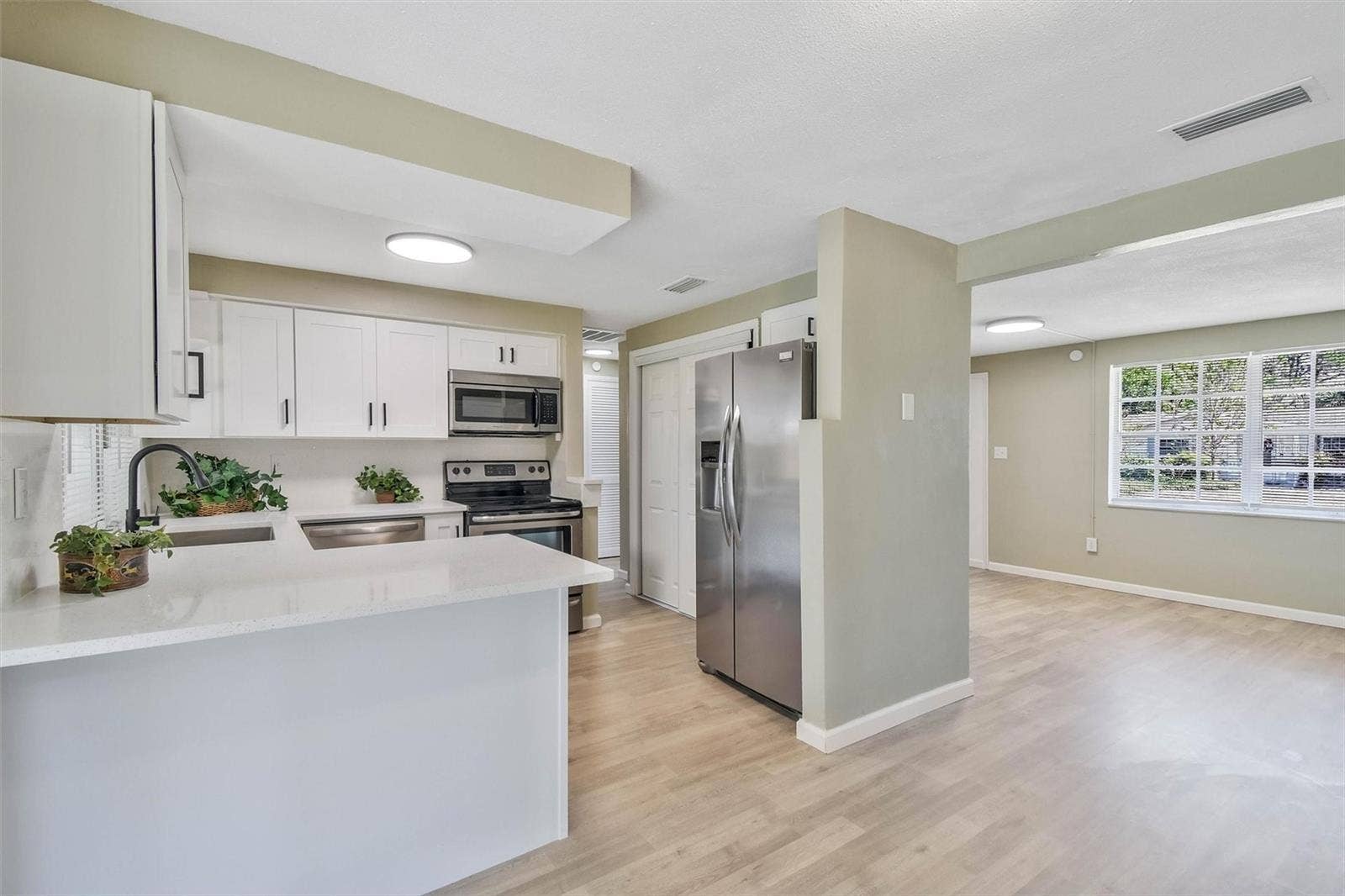 3317 BAINBRIDGE DRIVE, Holiday, FL 34691 kitchen