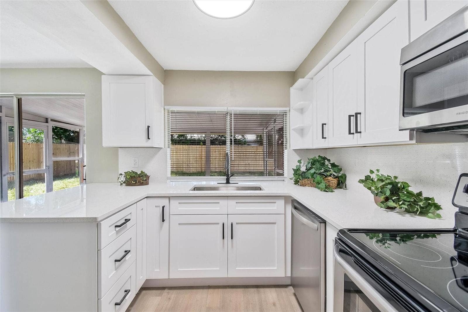 3317 BAINBRIDGE DRIVE, Holiday, FL 34691 kitchen