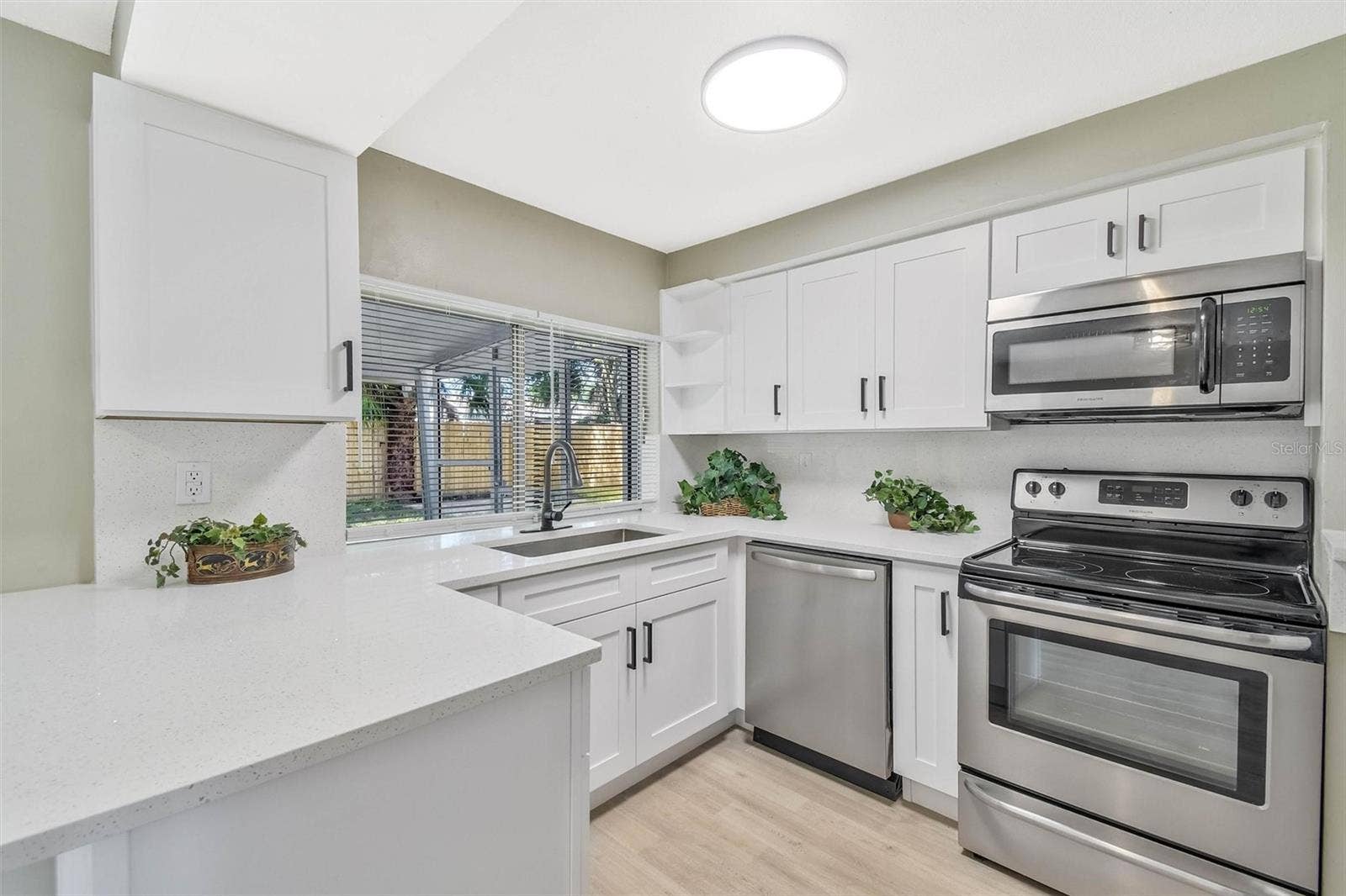 3317 BAINBRIDGE DRIVE, Holiday, FL 34691 kitchen