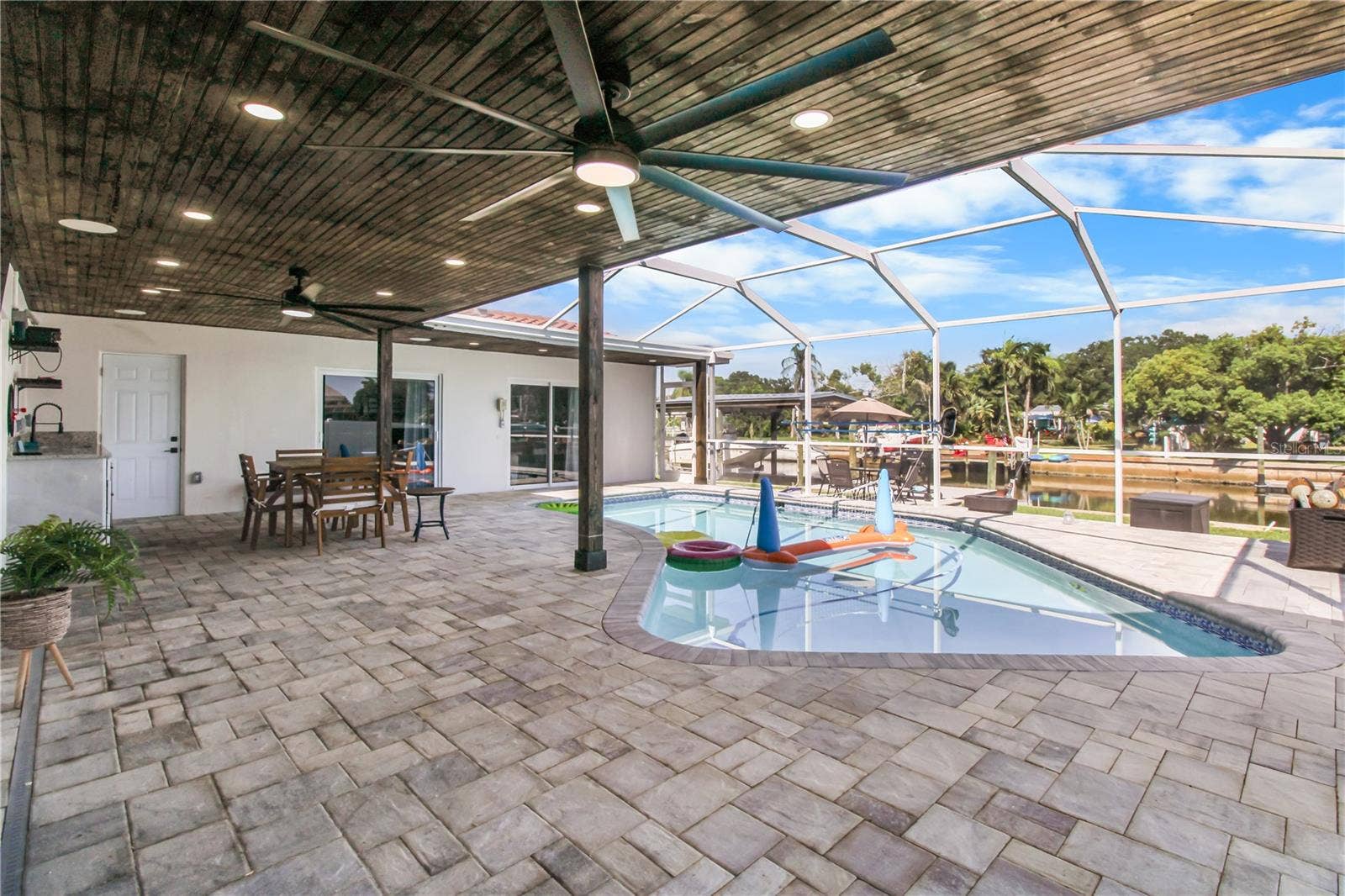 1575 BROOKSIDE BOULEVARD, Largo, FL 33770 1575 BROOKSIDE BOULEVARD, Largo, FL 33770
