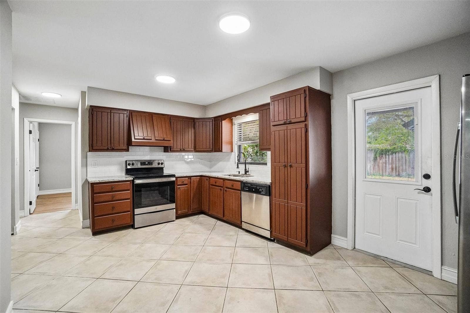 715 PAPAYA DRIVE, Tampa, FL 33619 Kitchen View 4
