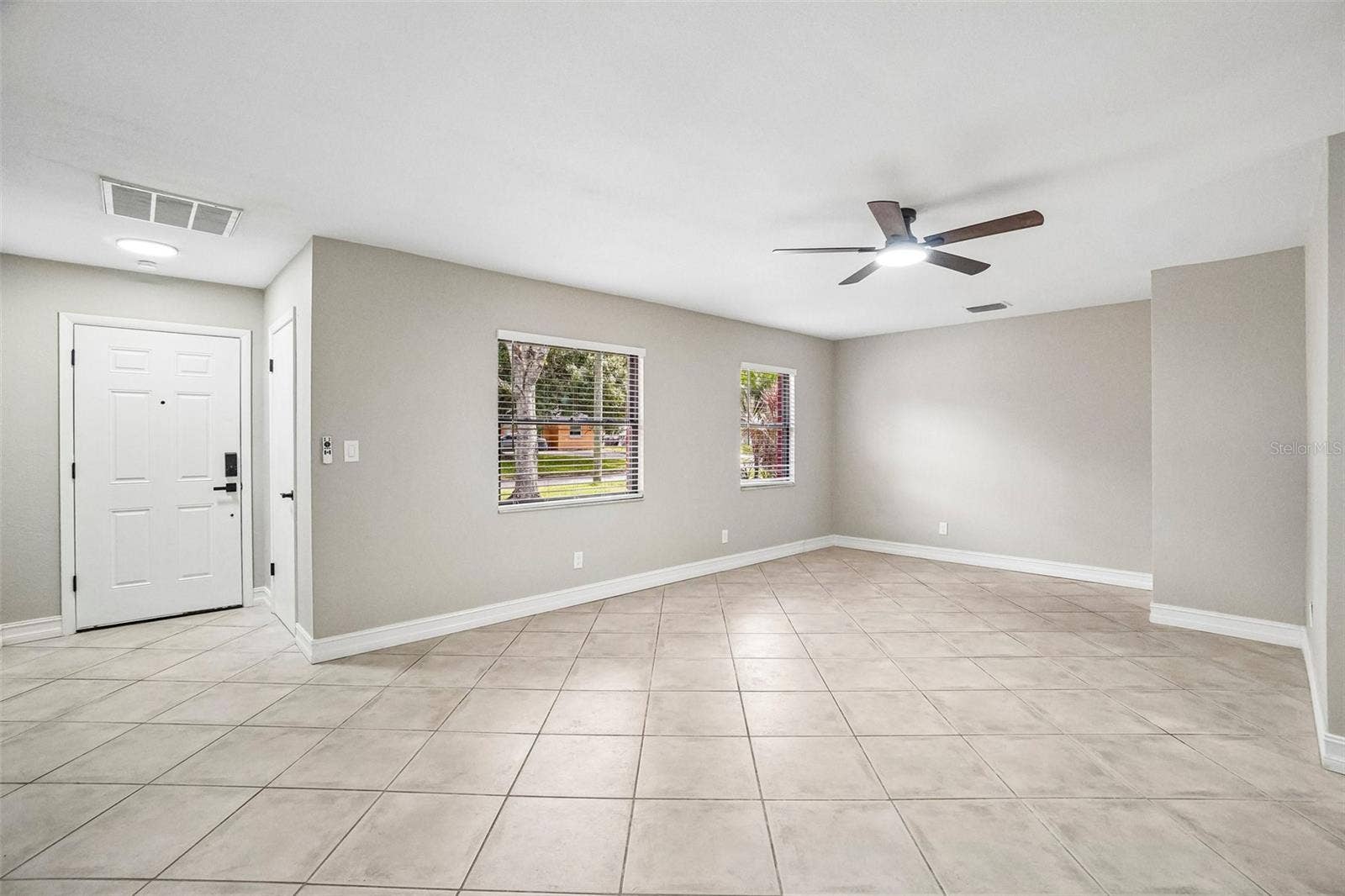 715 PAPAYA DRIVE, Tampa, FL 33619 Living Room