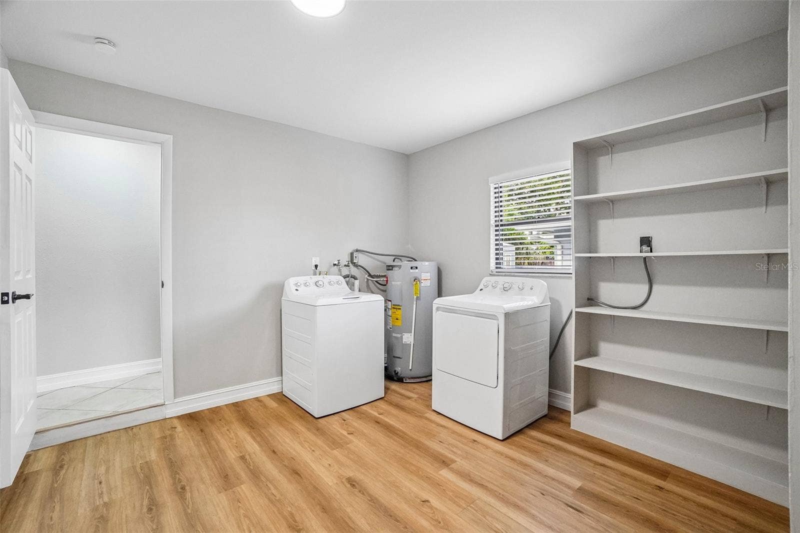 715 PAPAYA DRIVE, Tampa, FL 33619 Laundry Room