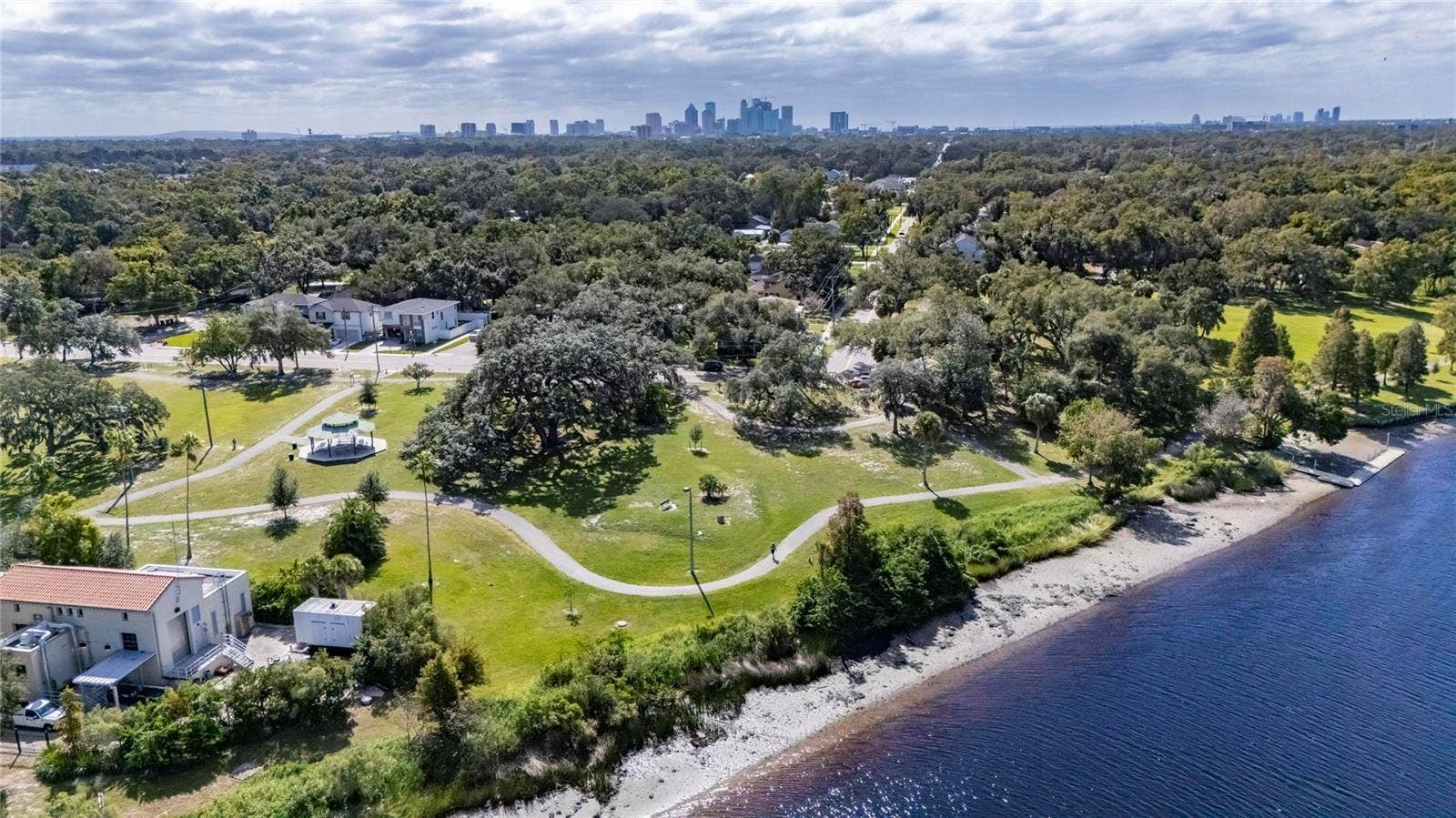 307 W GIDDENS AVENUE, Tampa, FL 33603 307 W GIDDENS AVENUE, Tampa, FL 33603