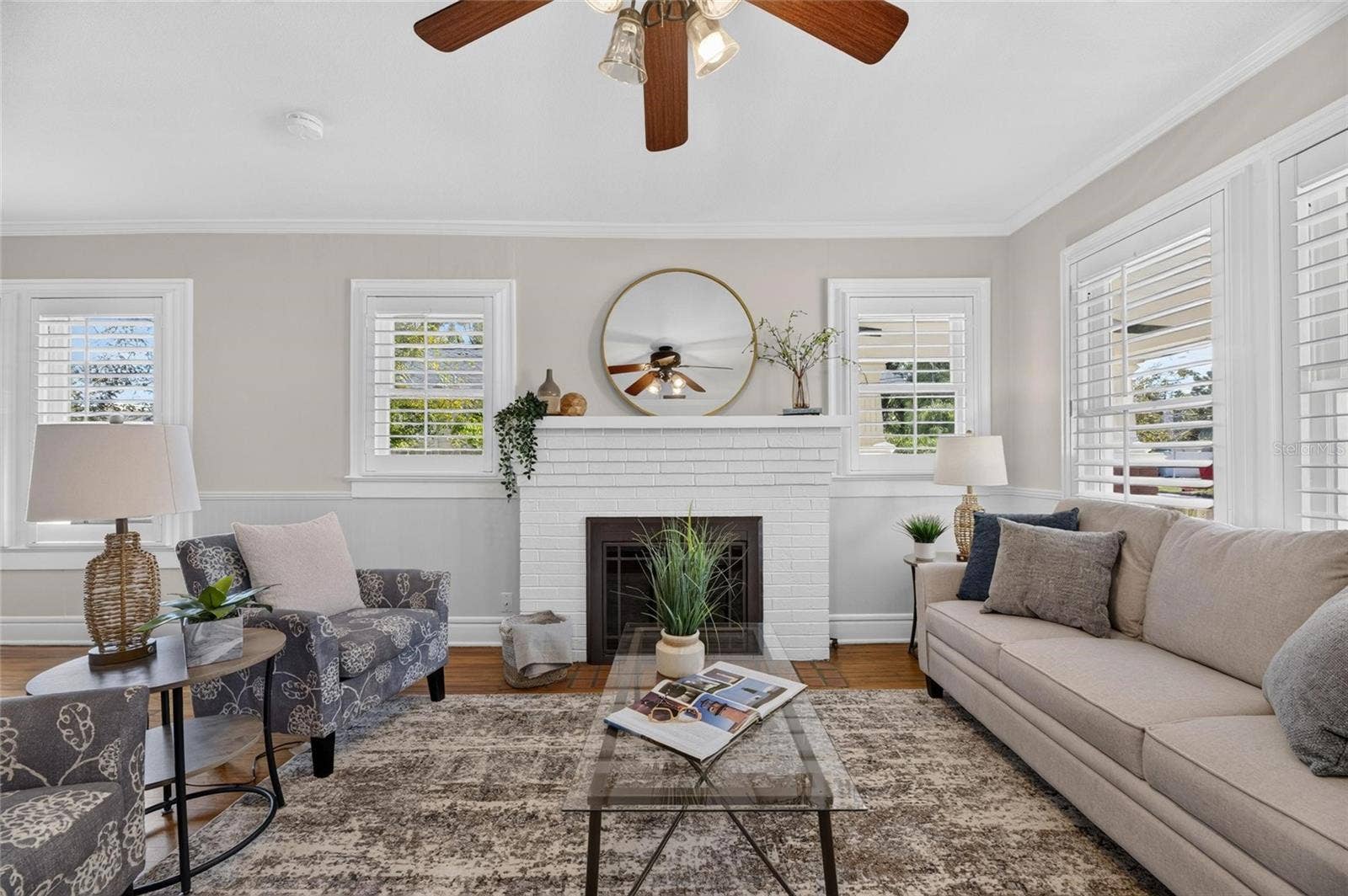 307 W GIDDENS AVENUE, Tampa, FL 33603 Living Room