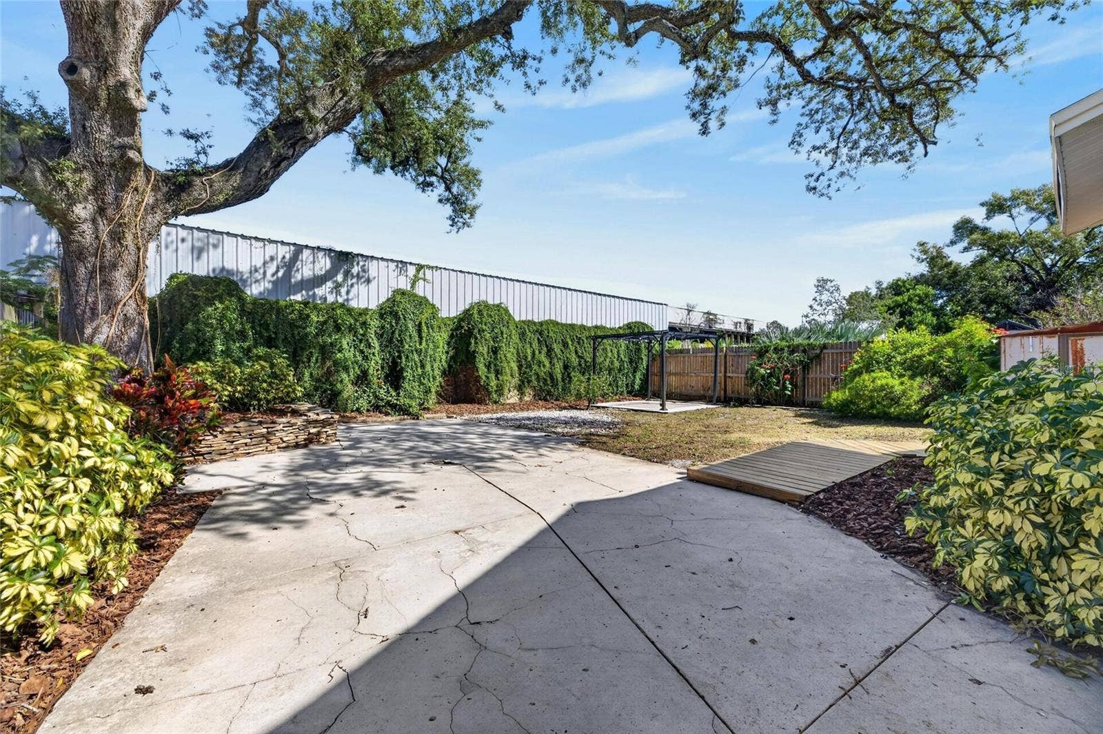 307 W GIDDENS AVENUE, Tampa, FL 33603 307 W GIDDENS AVENUE, Tampa, FL 33603