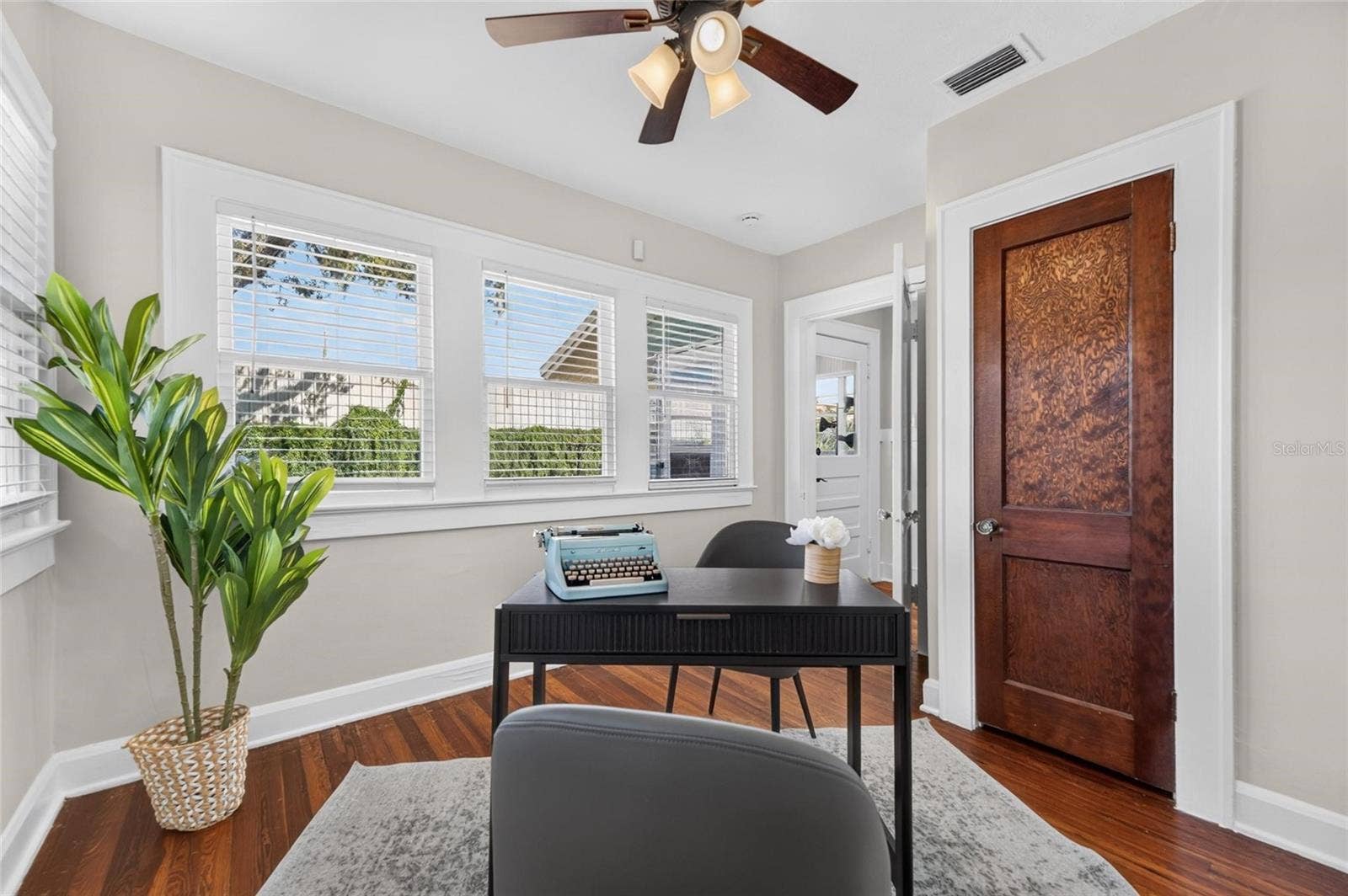 307 W GIDDENS AVENUE, Tampa, FL 33603 307 W GIDDENS AVENUE, Tampa, FL 33603