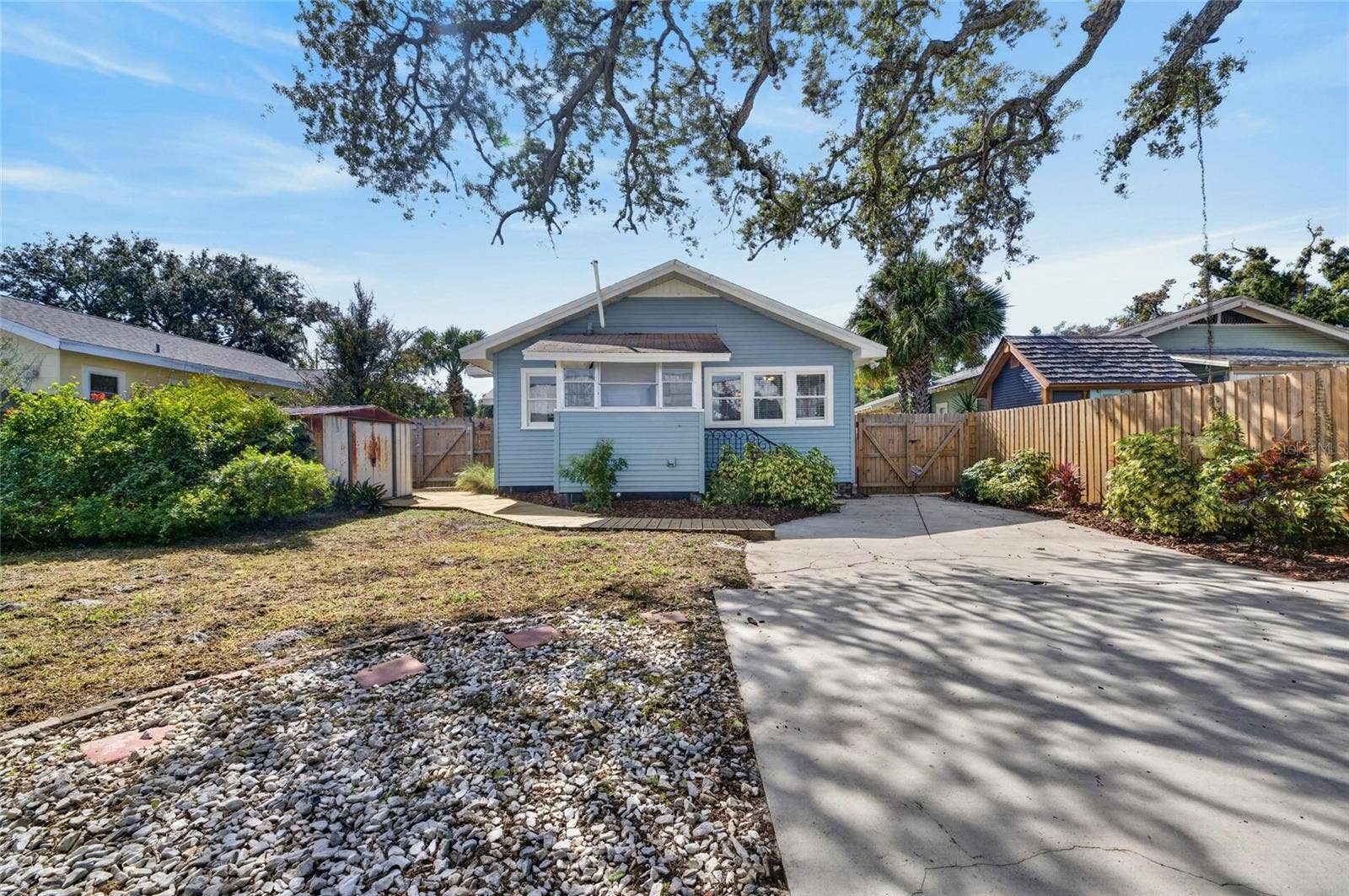 307 W GIDDENS AVENUE, Tampa, FL 33603 307 W GIDDENS AVENUE, Tampa, FL 33603