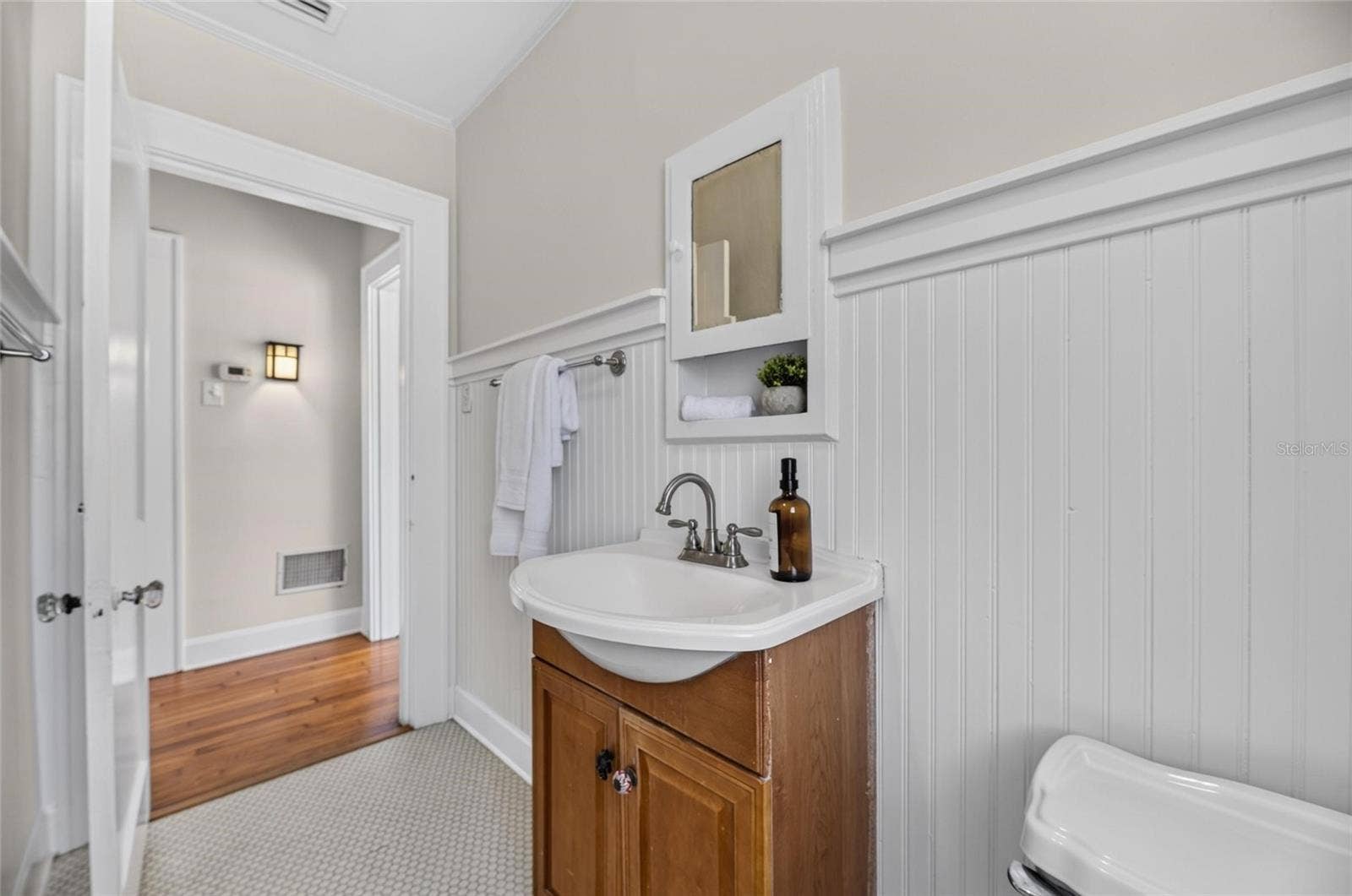 307 W GIDDENS AVENUE, Tampa, FL 33603 307 W GIDDENS AVENUE, Tampa, FL 33603