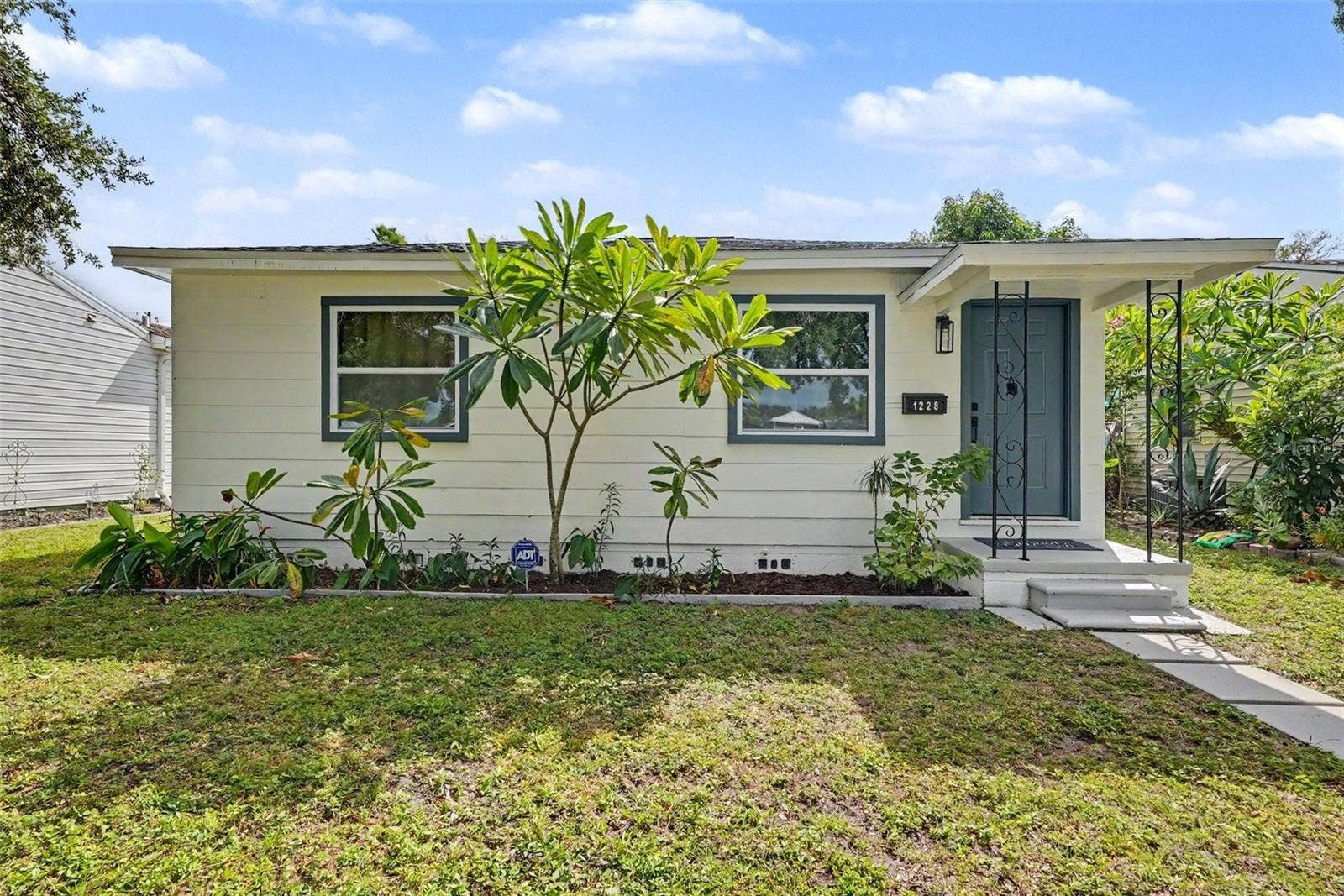 1228 56TH AVENUE N, St Petersburg, FL 33703