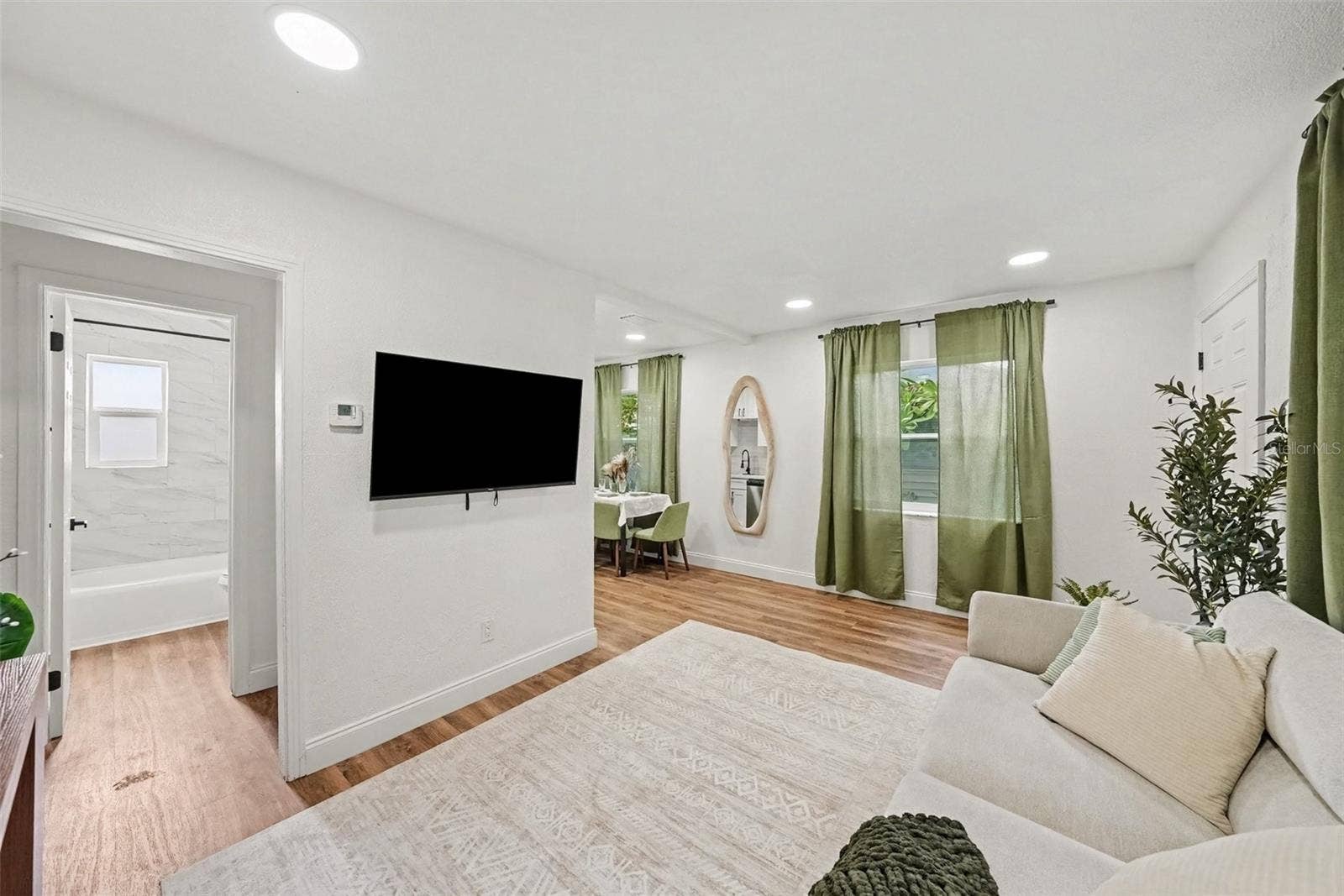 1228 56TH AVENUE N, St Petersburg, FL 33703
