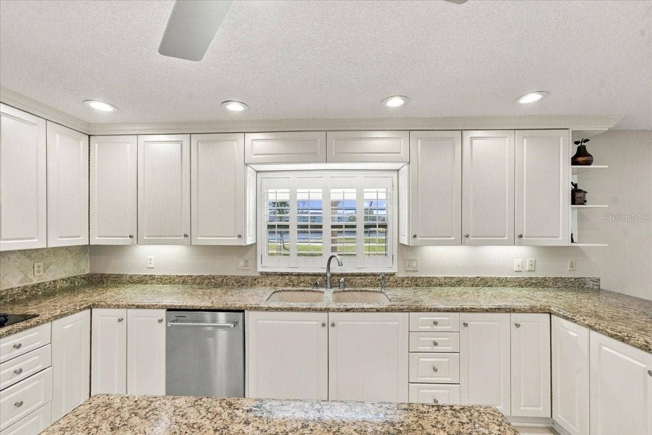 2534 HERON LANE N, Clearwater, FL 33762 2534 HERON LANE N, Clearwater, FL 33762
