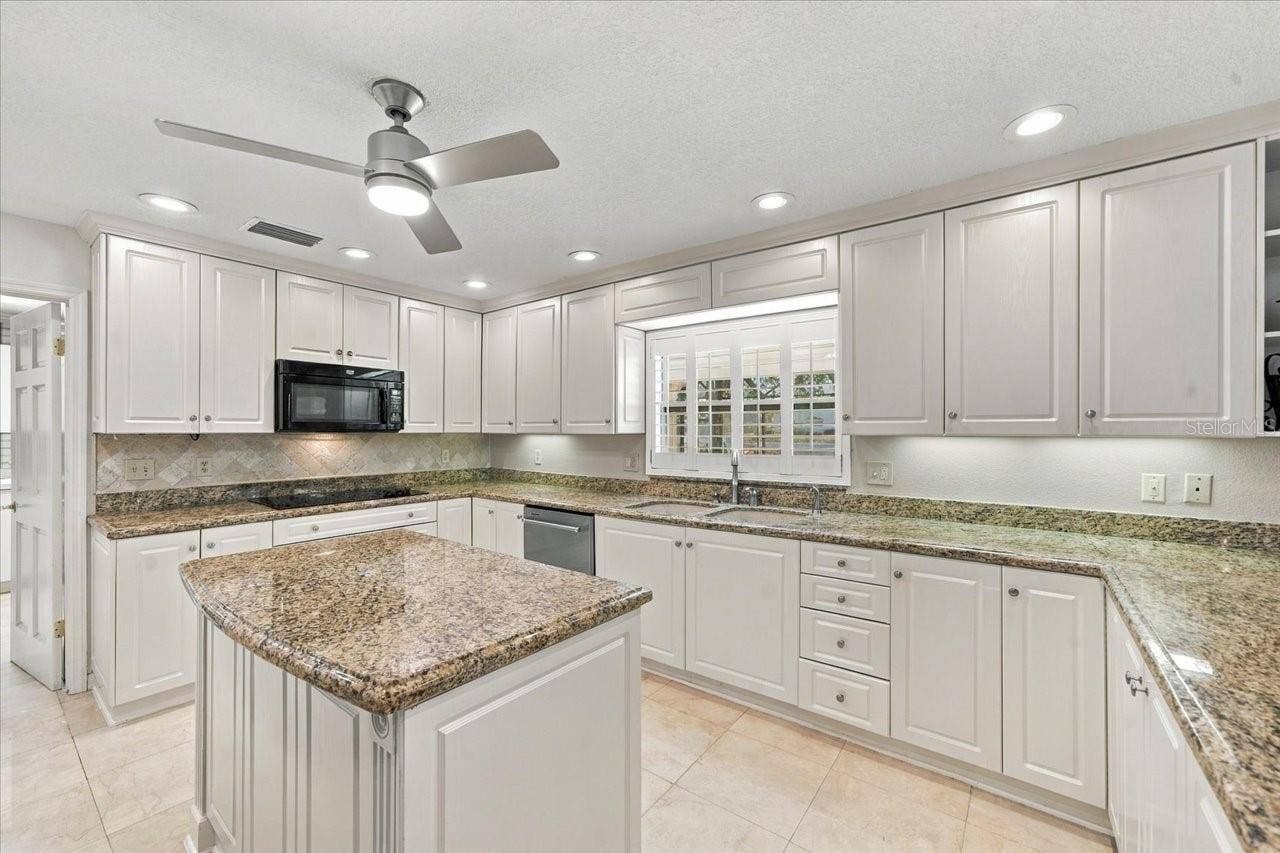 2534 HERON LANE N, Clearwater, FL 33762 2534 HERON LANE N, Clearwater, FL 33762