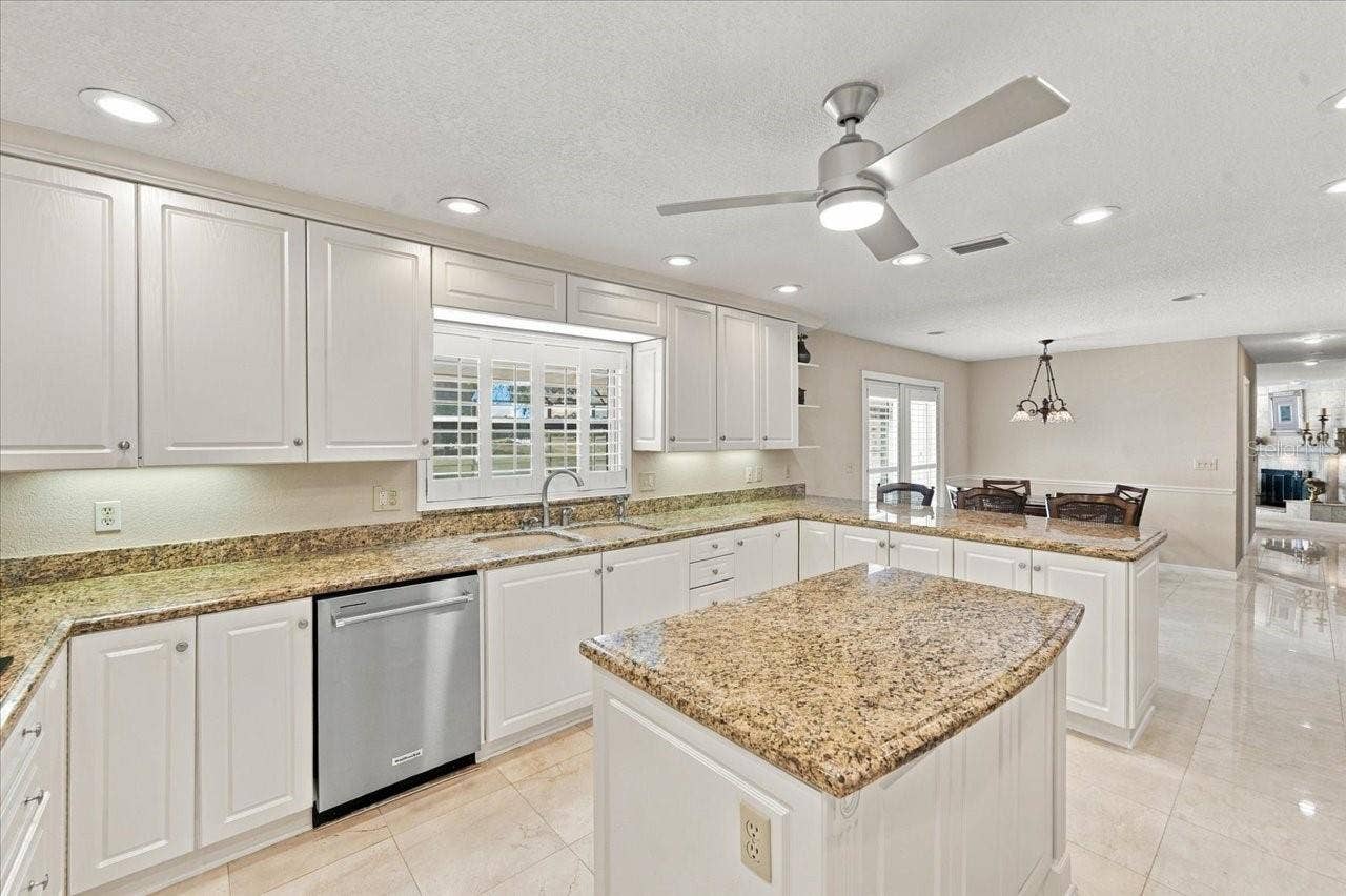 2534 HERON LANE N, Clearwater, FL 33762 2534 HERON LANE N, Clearwater, FL 33762