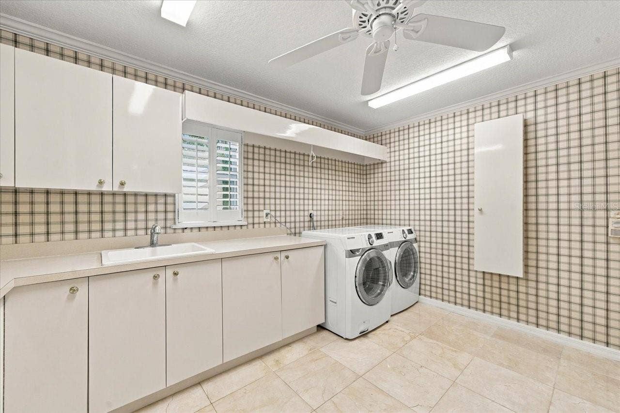 2534 HERON LANE N, Clearwater, FL 33762 2534 HERON LANE N, Clearwater, FL 33762
