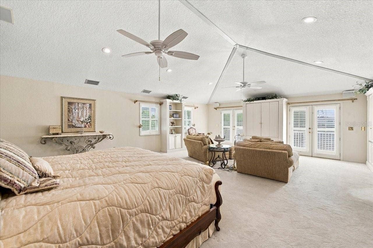 2534 HERON LANE N, Clearwater, FL 33762 2534 HERON LANE N, Clearwater, FL 33762