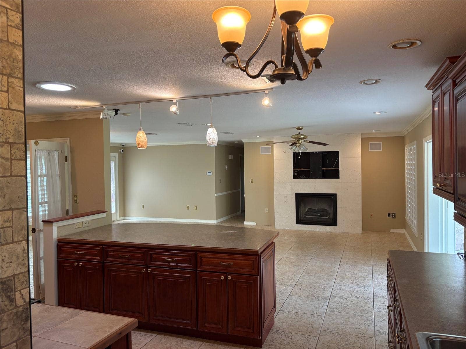 1813 ORANGE HILL DRIVE, Brandon, FL 33510 1813 ORANGE HILL DRIVE, Brandon, FL 33510