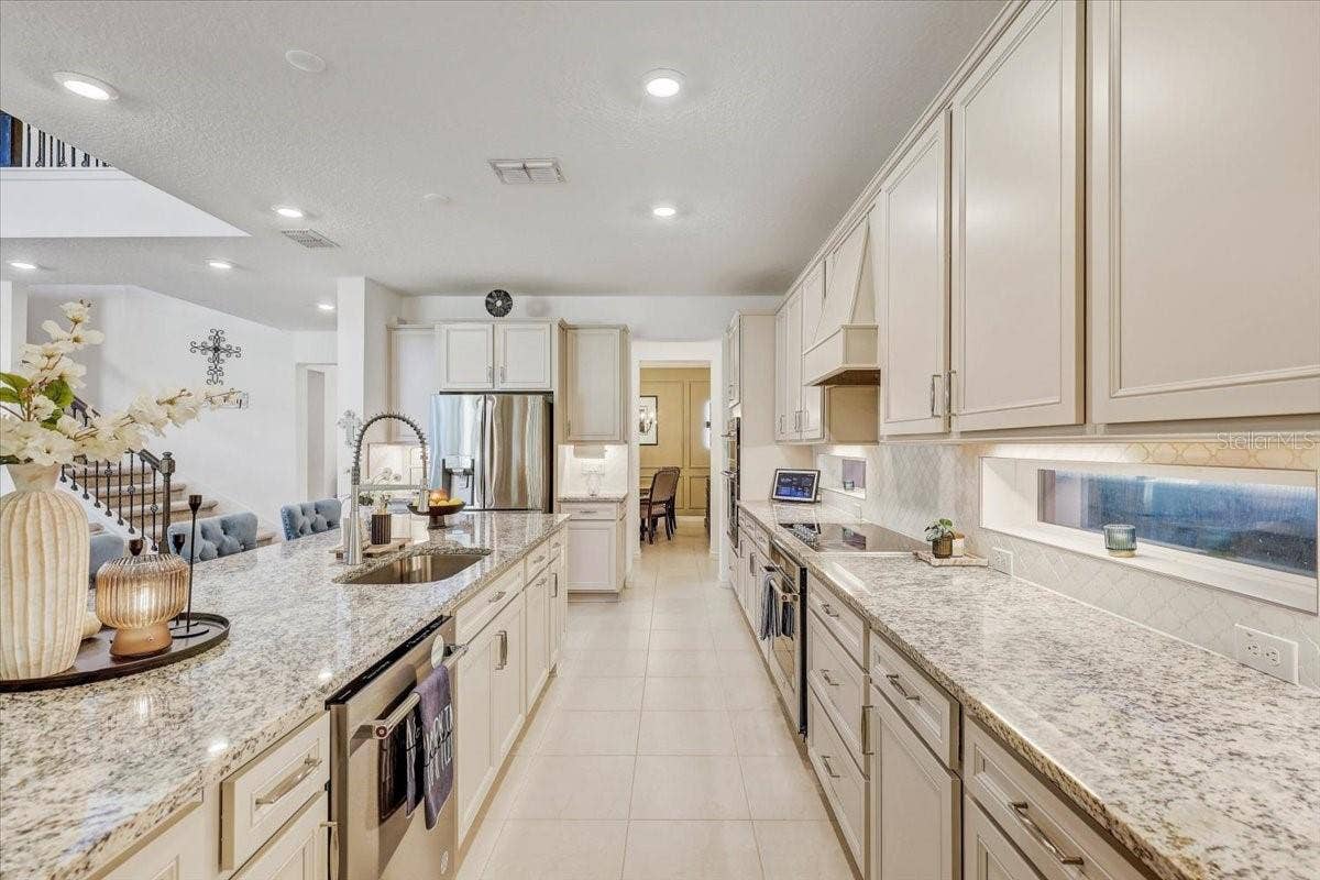 2848 QUAIL CREST COURT, Valrico, FL 33594 2848 QUAIL CREST COURT, Valrico, FL 33594