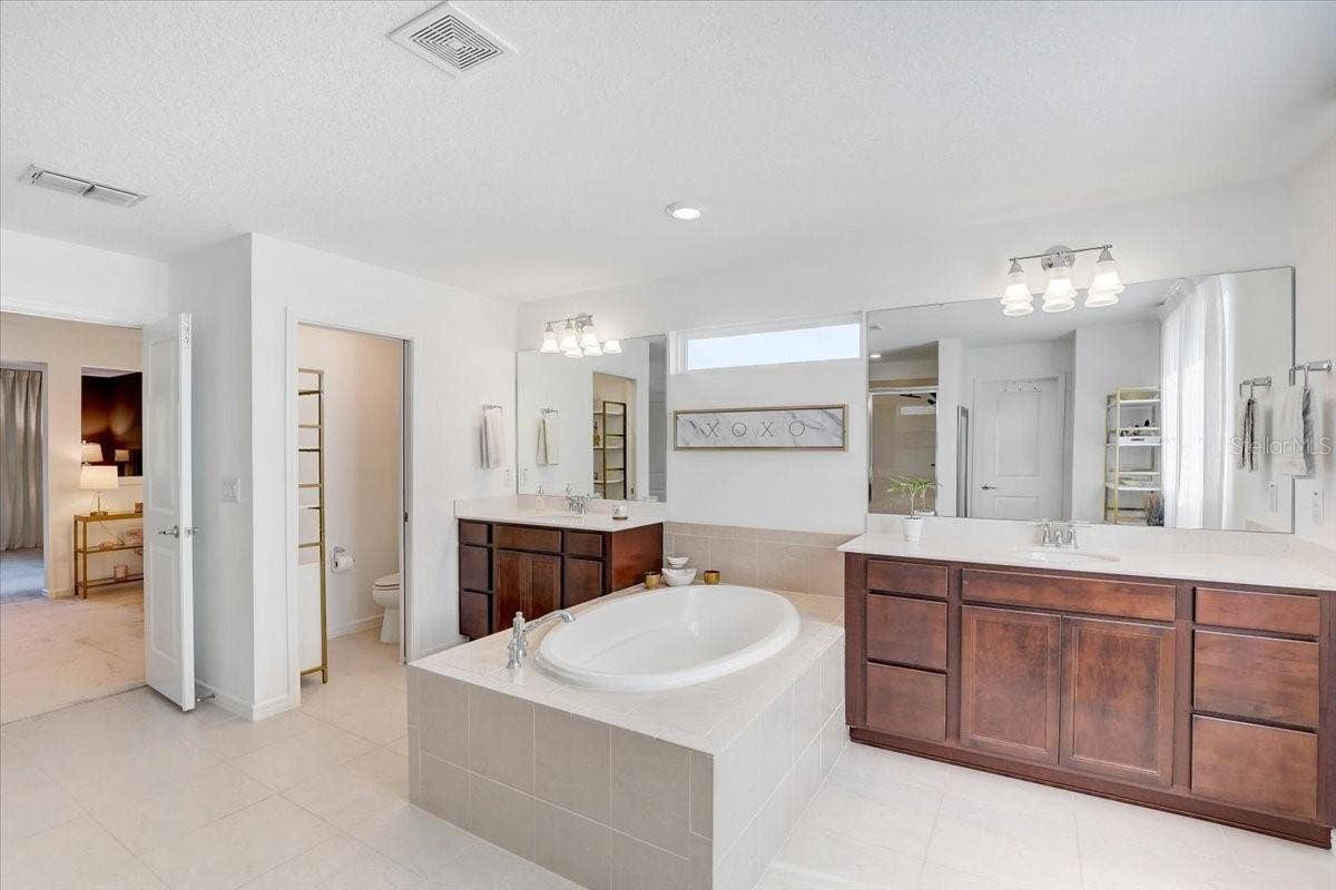 2848 QUAIL CREST COURT, Valrico, FL 33594 2848 QUAIL CREST COURT, Valrico, FL 33594