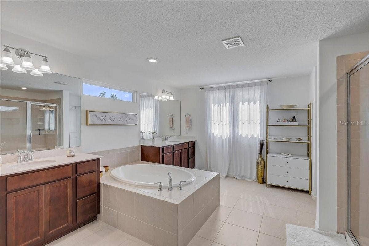 2848 QUAIL CREST COURT, Valrico, FL 33594 2848 QUAIL CREST COURT, Valrico, FL 33594