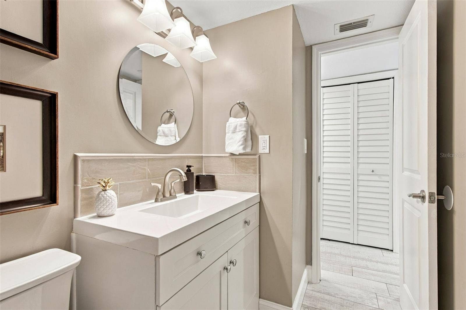 2nd bathroom