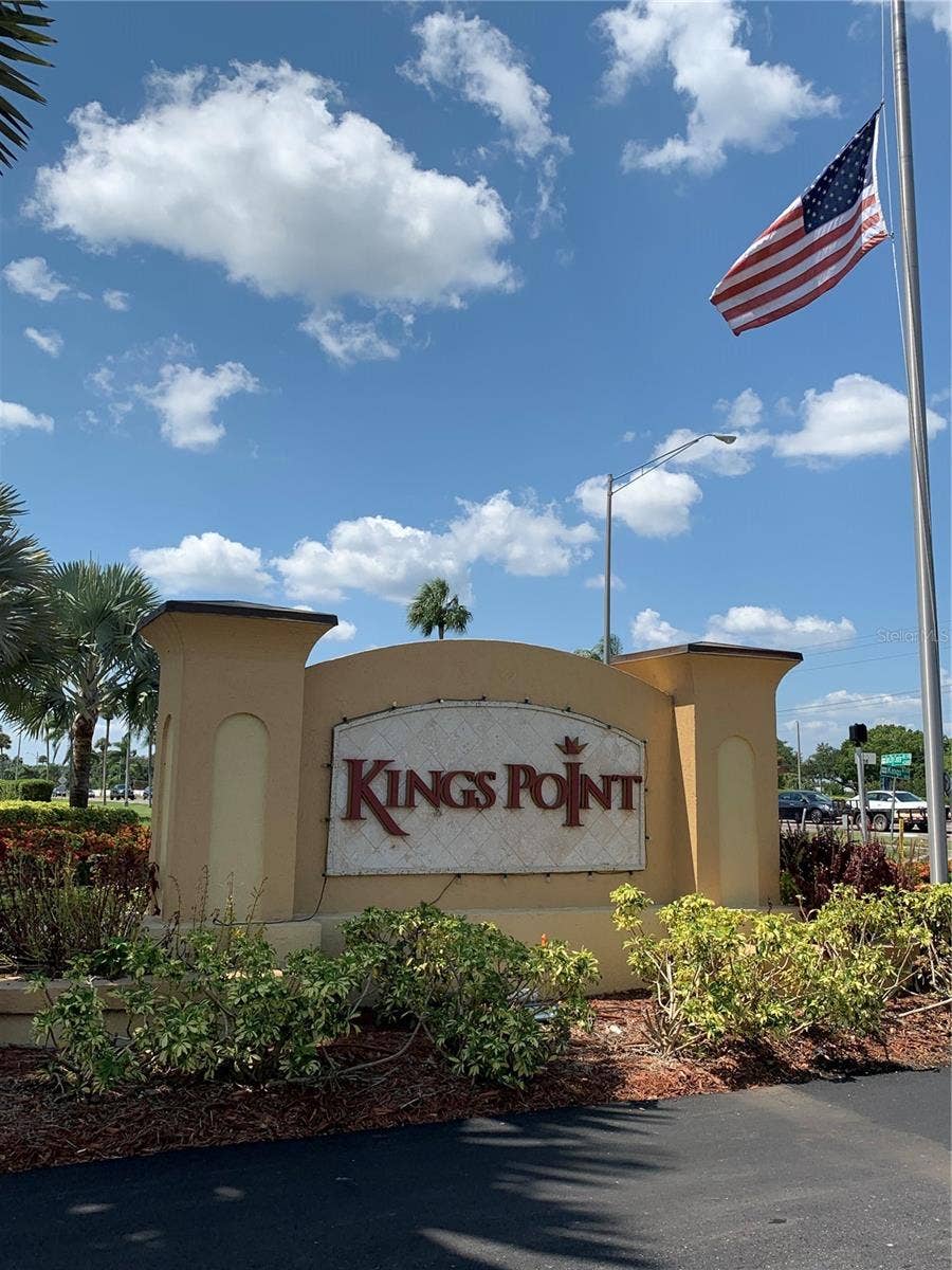 828 TREMONT GREENS LANE, #134, Sun City Center, FL 33573 Welcome to Kings Point!