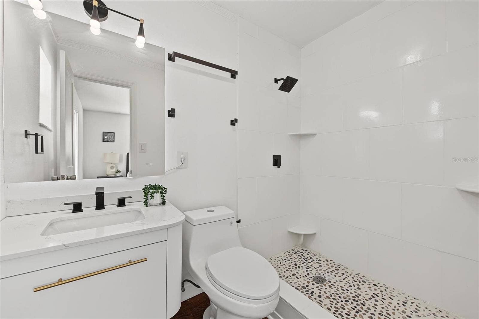 1834 NEW HAMPSHIRE AVENUE NE, St Petersburg, FL 33703 1834 NEW HAMPSHIRE AVENUE NE, St Petersburg, FL 33703