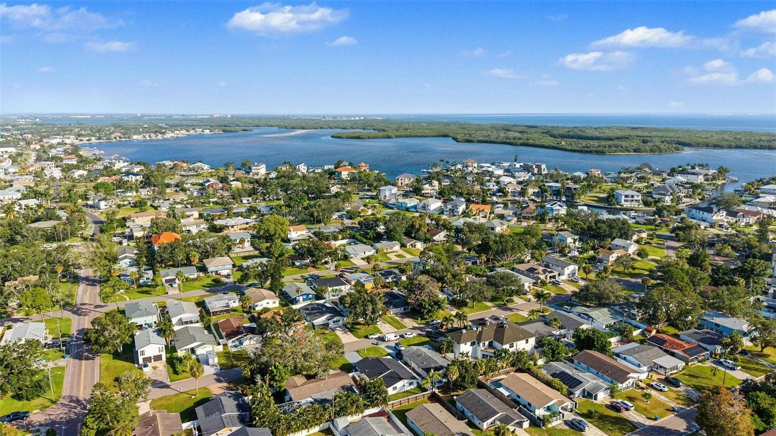 1834 NEW HAMPSHIRE AVENUE NE, St Petersburg, FL 33703 1834 NEW HAMPSHIRE AVENUE NE, St Petersburg, FL 33703