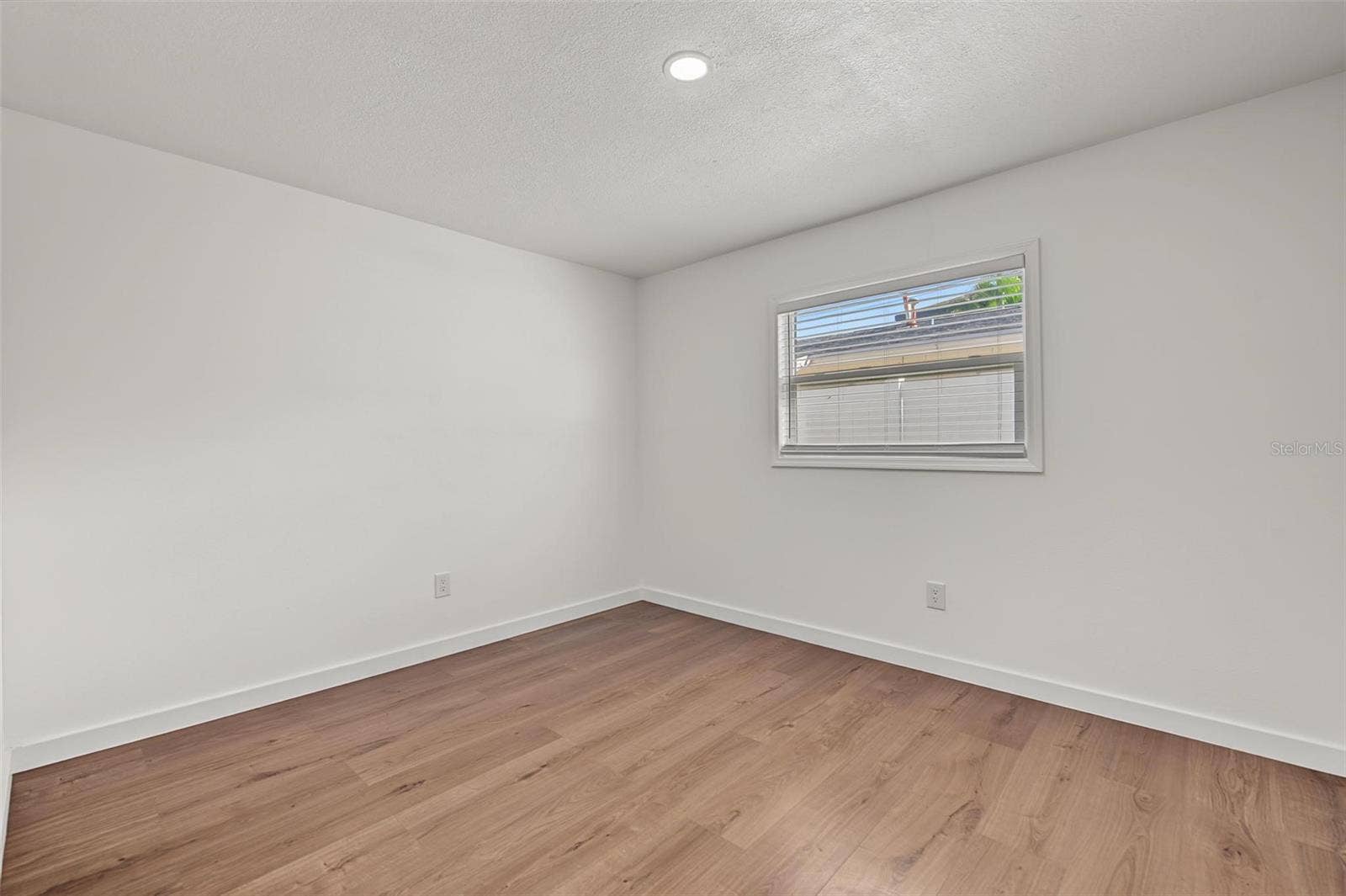 1834 NEW HAMPSHIRE AVENUE NE, St Petersburg, FL 33703 1834 NEW HAMPSHIRE AVENUE NE, St Petersburg, FL 33703