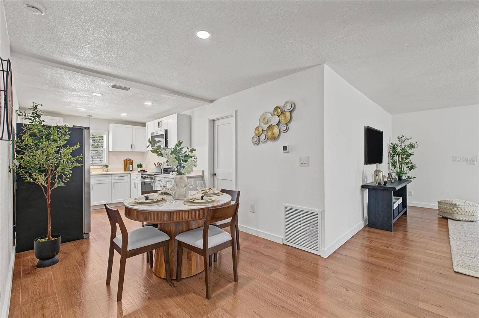 1834 NEW HAMPSHIRE AVENUE NE, St Petersburg, FL 33703 1834 NEW HAMPSHIRE AVENUE NE, St Petersburg, FL 33703