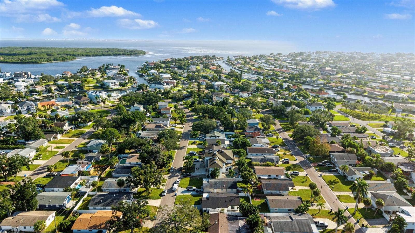 1834 NEW HAMPSHIRE AVENUE NE, St Petersburg, FL 33703 1834 NEW HAMPSHIRE AVENUE NE, St Petersburg, FL 33703
