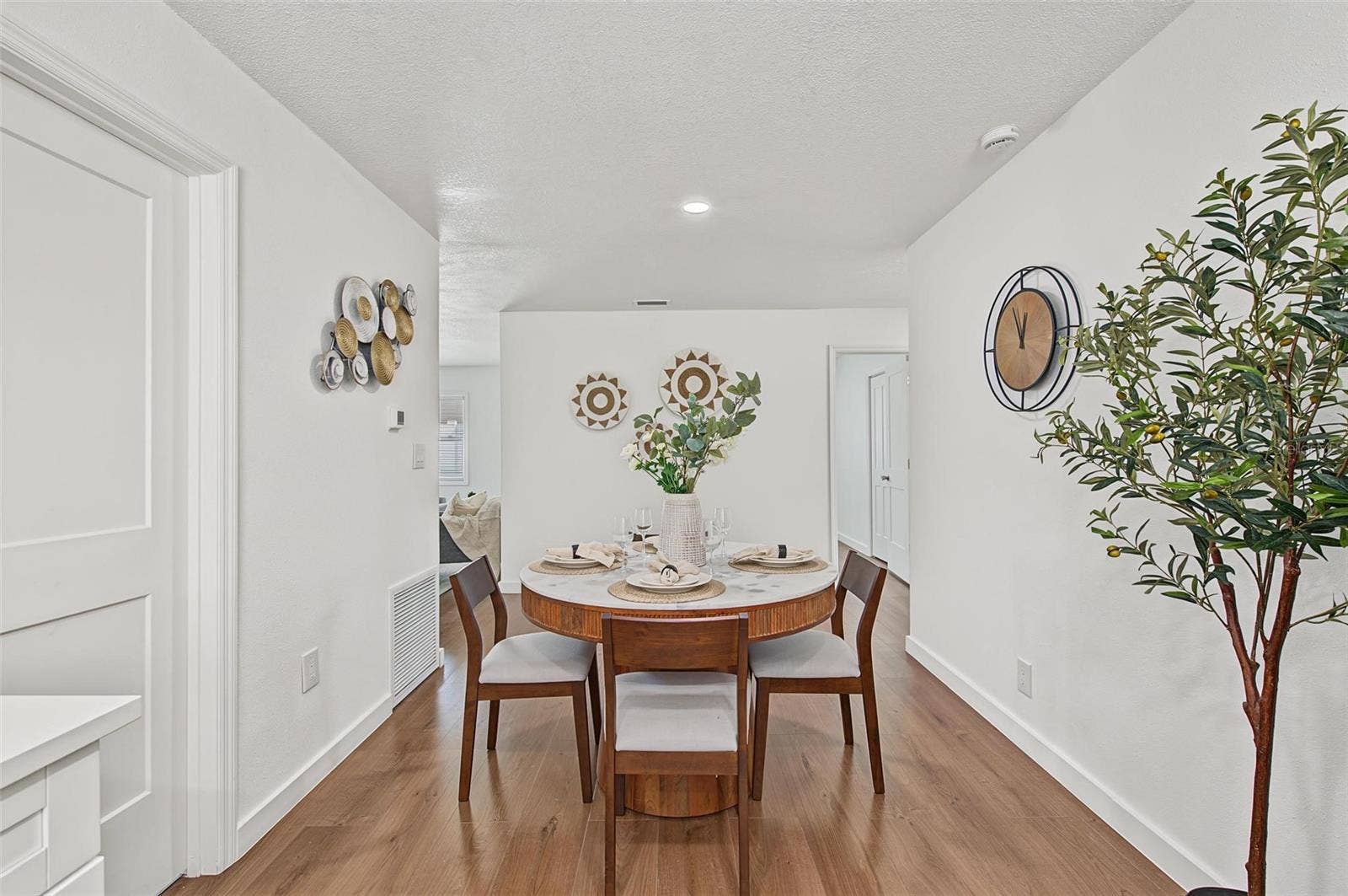 1834 NEW HAMPSHIRE AVENUE NE, St Petersburg, FL 33703 1834 NEW HAMPSHIRE AVENUE NE, St Petersburg, FL 33703