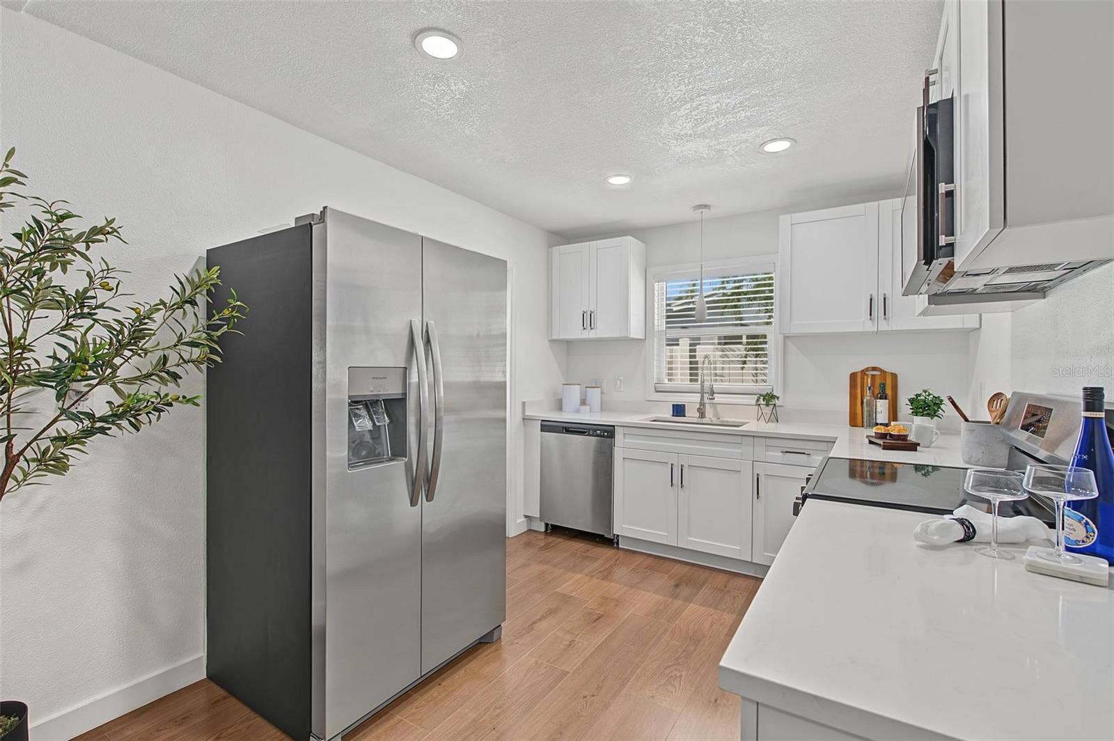 1834 NEW HAMPSHIRE AVENUE NE, St Petersburg, FL 33703 1834 NEW HAMPSHIRE AVENUE NE, St Petersburg, FL 33703