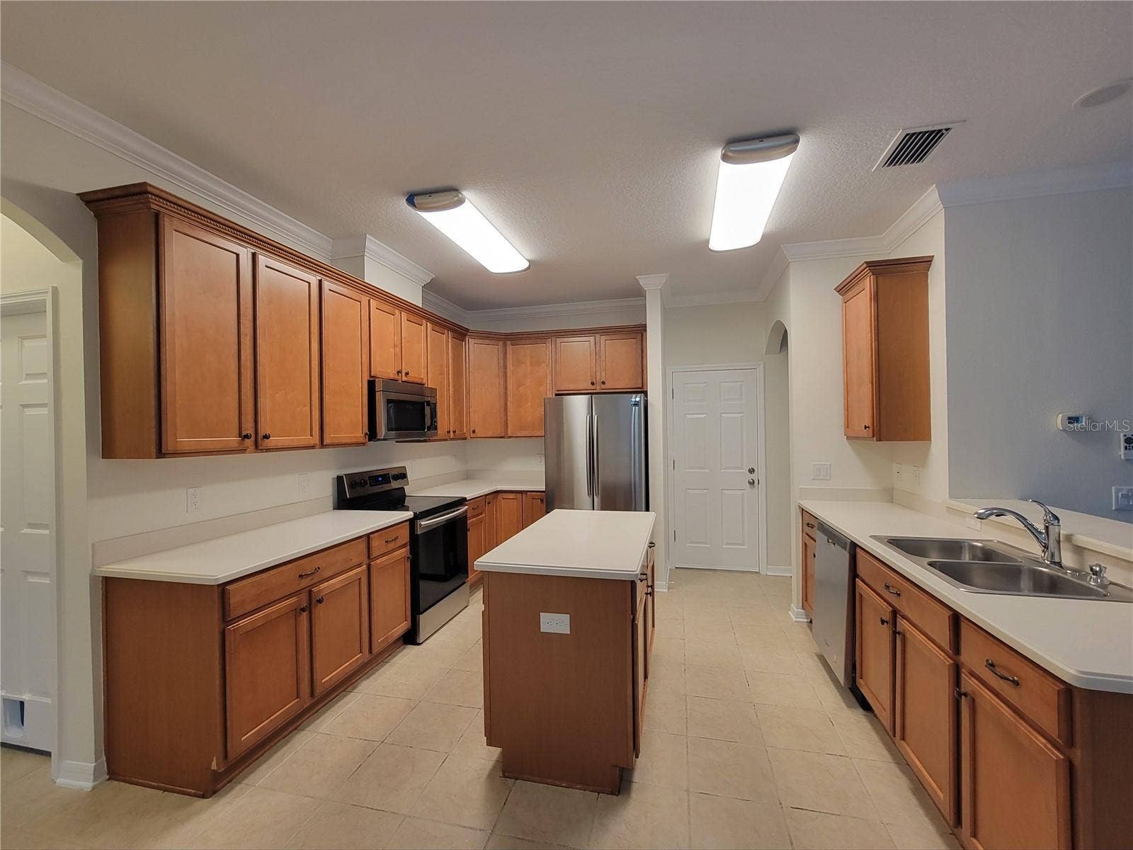 19023 NARIMORE DRIVE, Land O Lakes, FL 34638 Kitchen