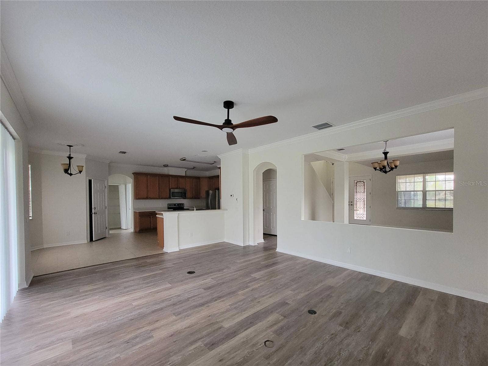19023 NARIMORE DRIVE, Land O Lakes, FL 34638 Living room