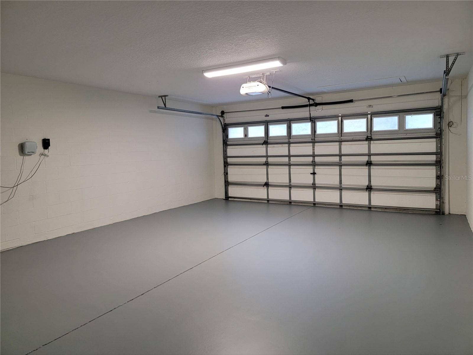 19023 NARIMORE DRIVE, Land O Lakes, FL 34638 Garage