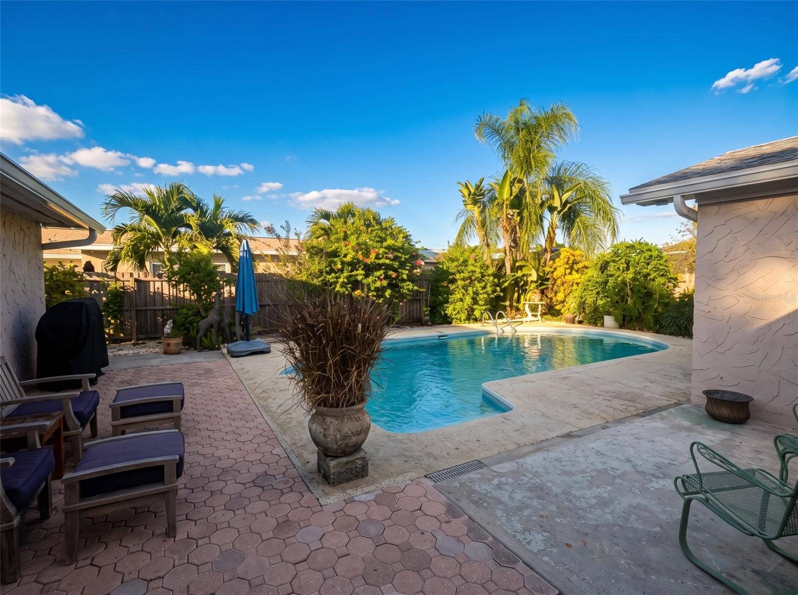 12823 89TH AVENUE, Seminole, FL 33776 12823 89TH AVENUE, Seminole, FL 33776