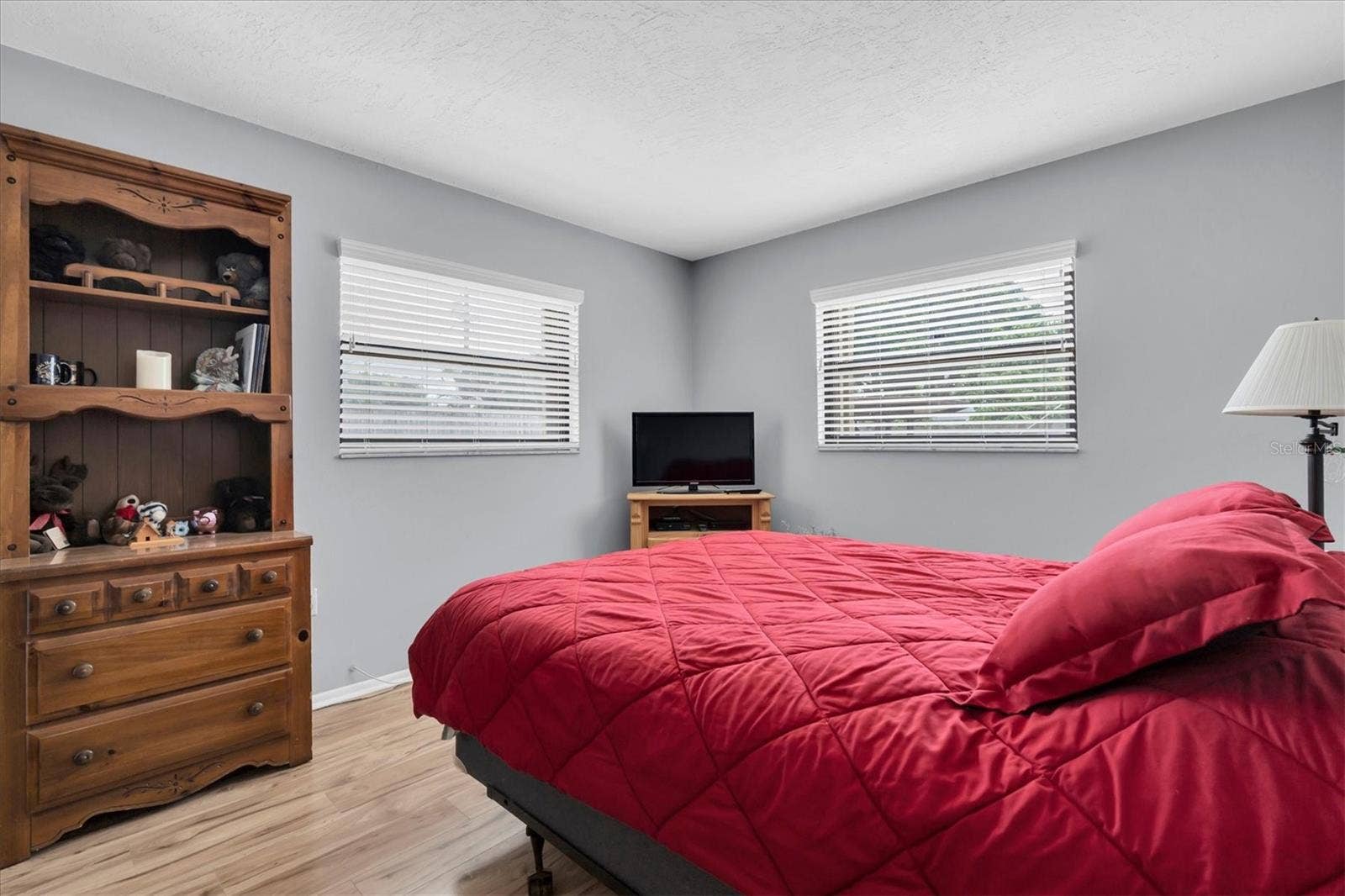 2458 17TH AVENUE N, St Petersburg, FL 33713