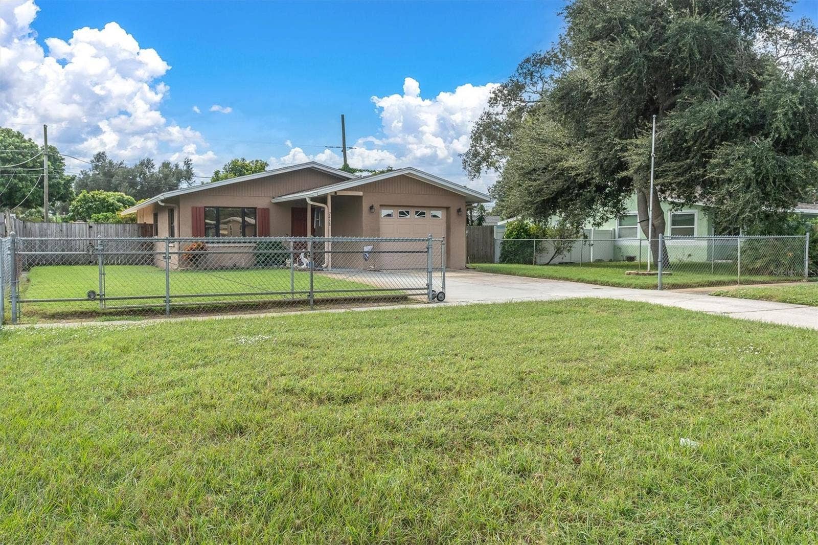 2458 17TH AVENUE N, St Petersburg, FL 33713