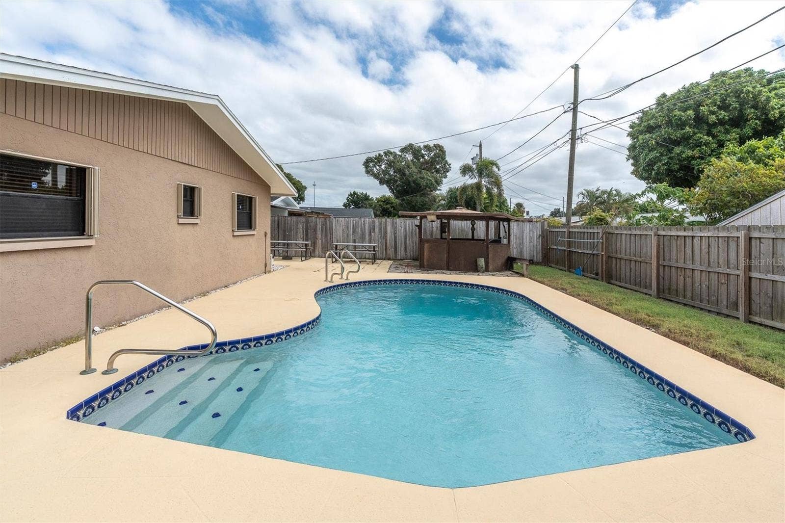 2458 17TH AVENUE N, St Petersburg, FL 33713
