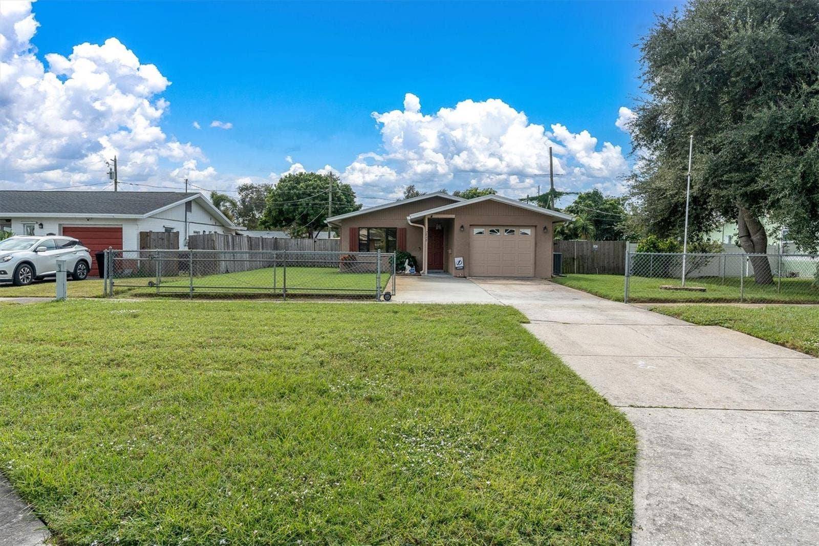 2458 17TH AVENUE N, St Petersburg, FL 33713