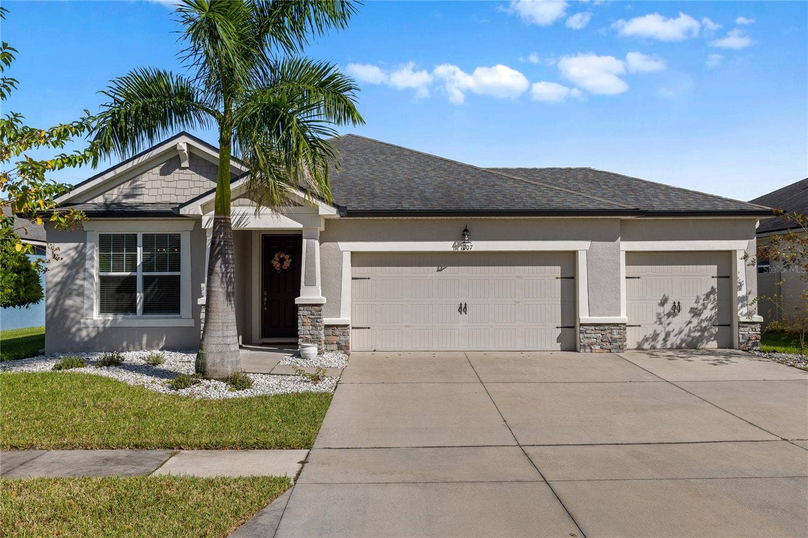 1007 LEE SHORE STREET, Valrico, FL 33594 Front of home