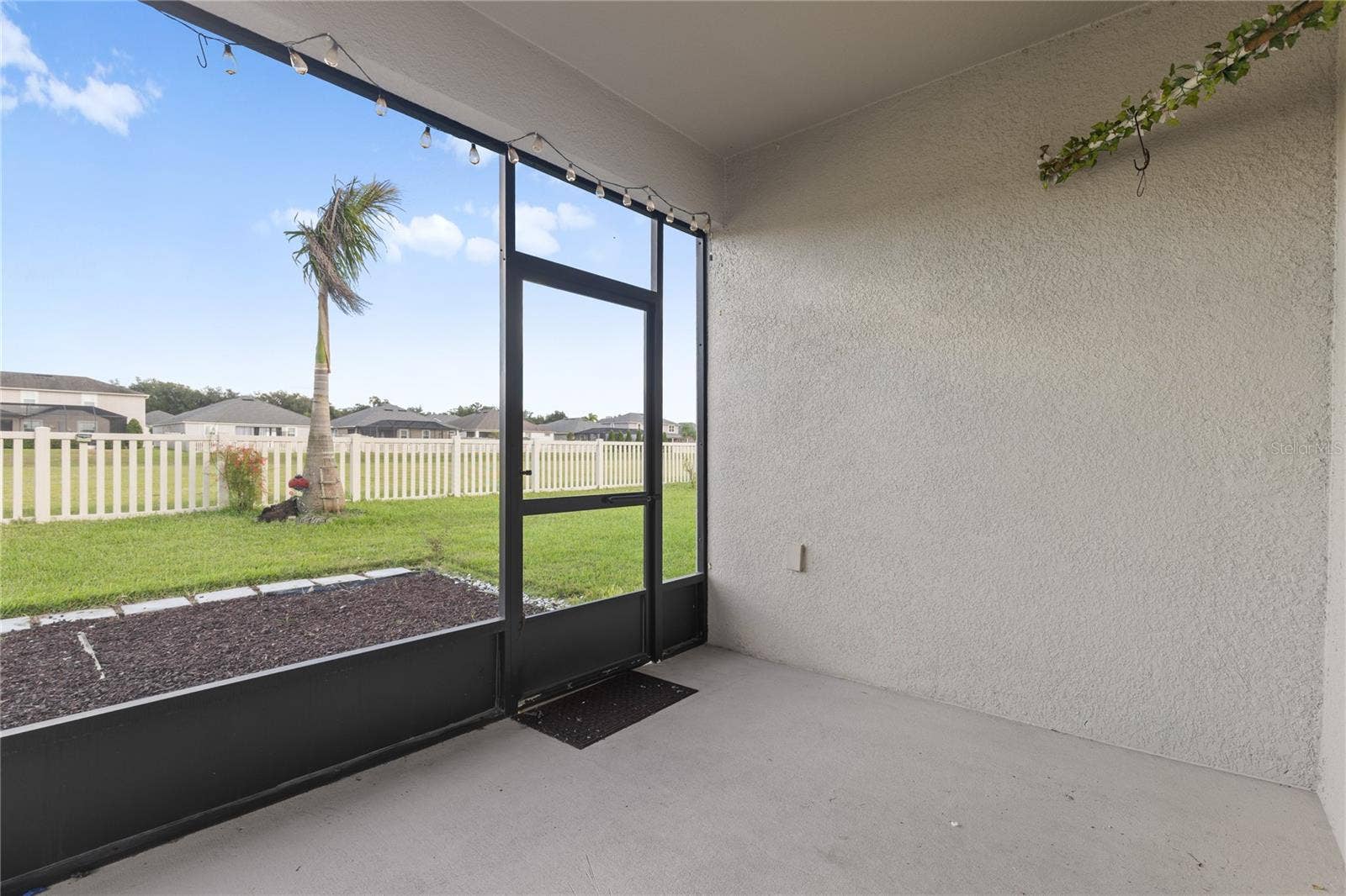 1007 LEE SHORE STREET, Valrico, FL 33594 Screened in porch pic 1