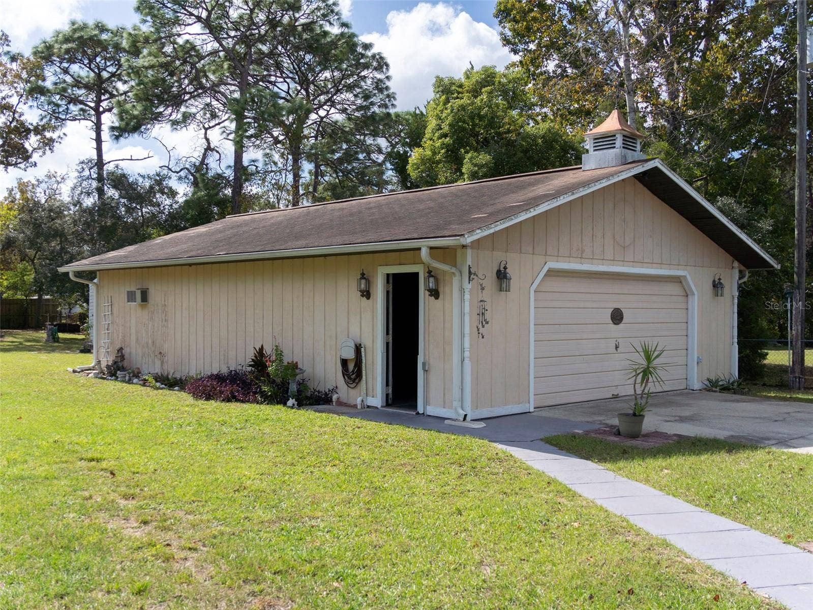 7206 W MATADOR LANE, Homosassa, FL 34446