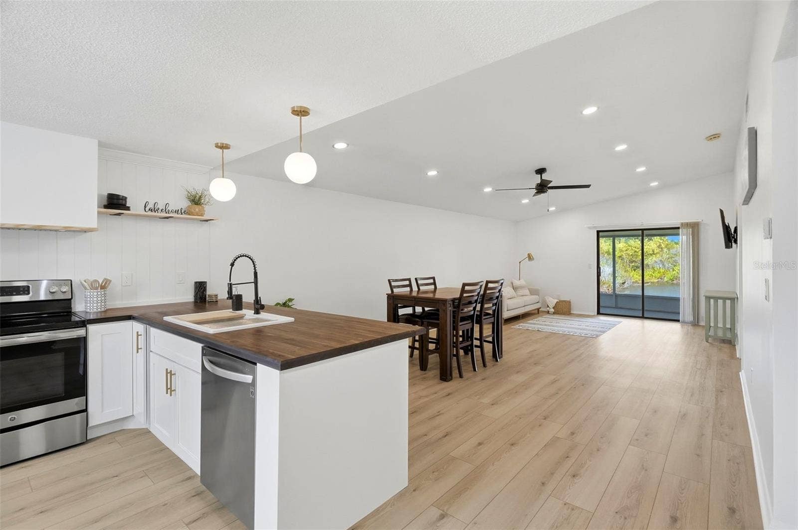 770 ARTHURS COURT, Tarpon Springs, FL 34689 Inviting open Kitchen Renovation