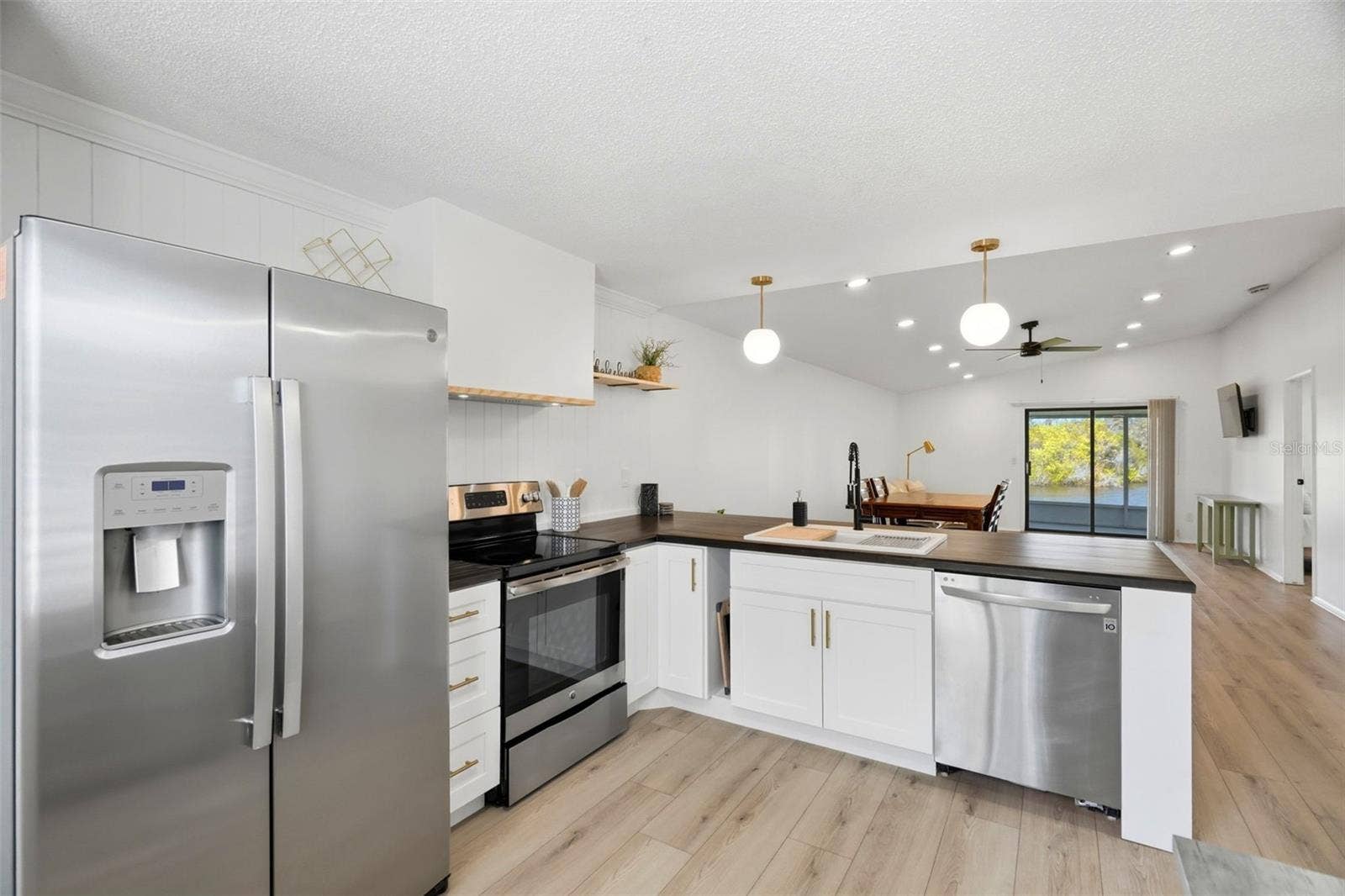 770 ARTHURS COURT, Tarpon Springs, FL 34689 Open Kitchen